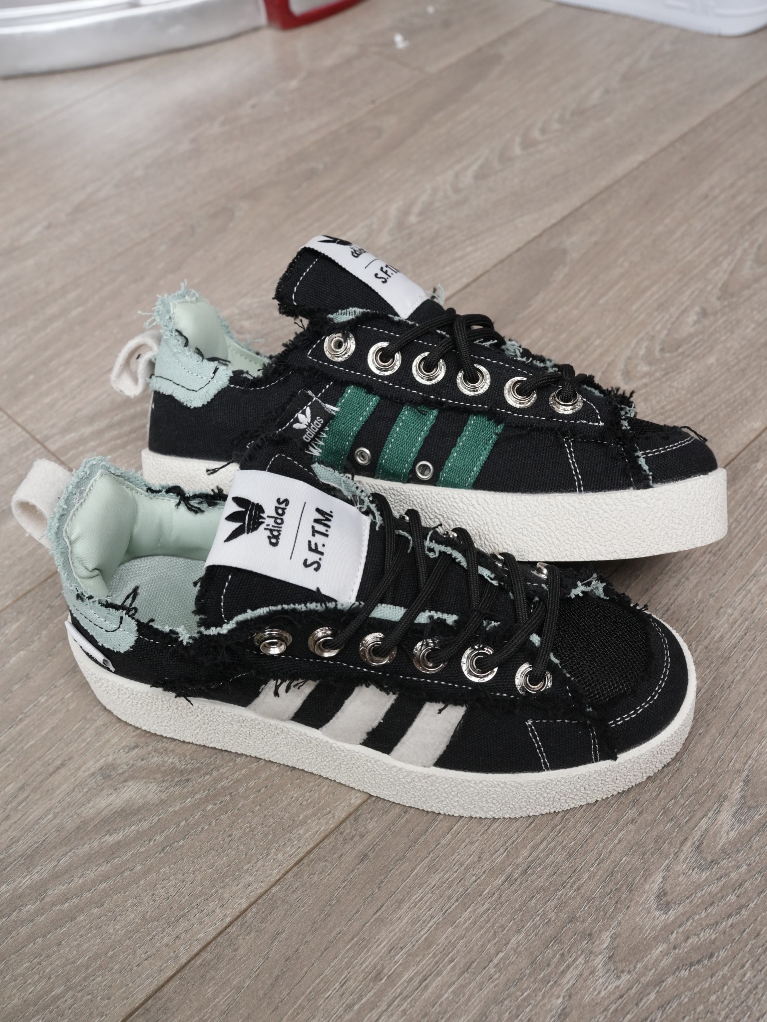 SS5355-Adidas  40.9$ gallery