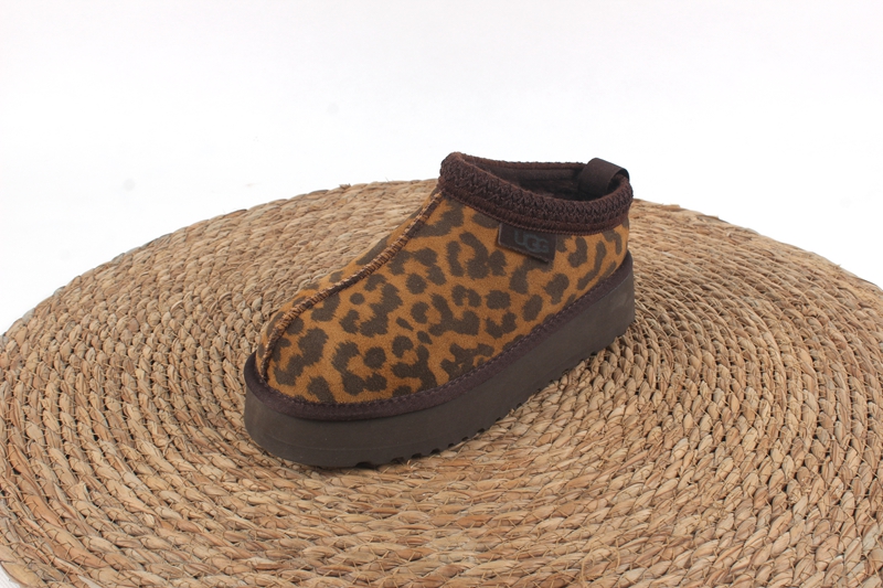 SS5835-UGG 40.99$ gallery