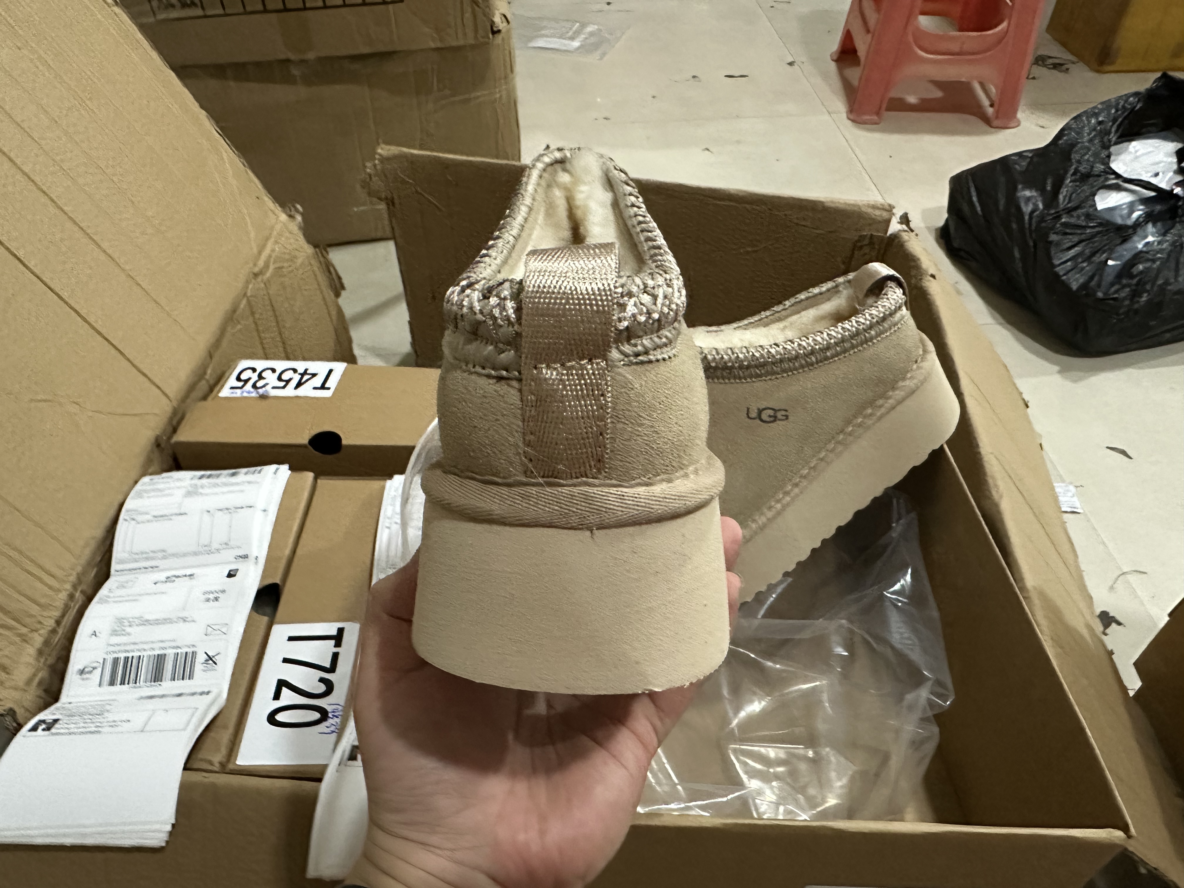 TL2107 UGG 46.99$ gallery