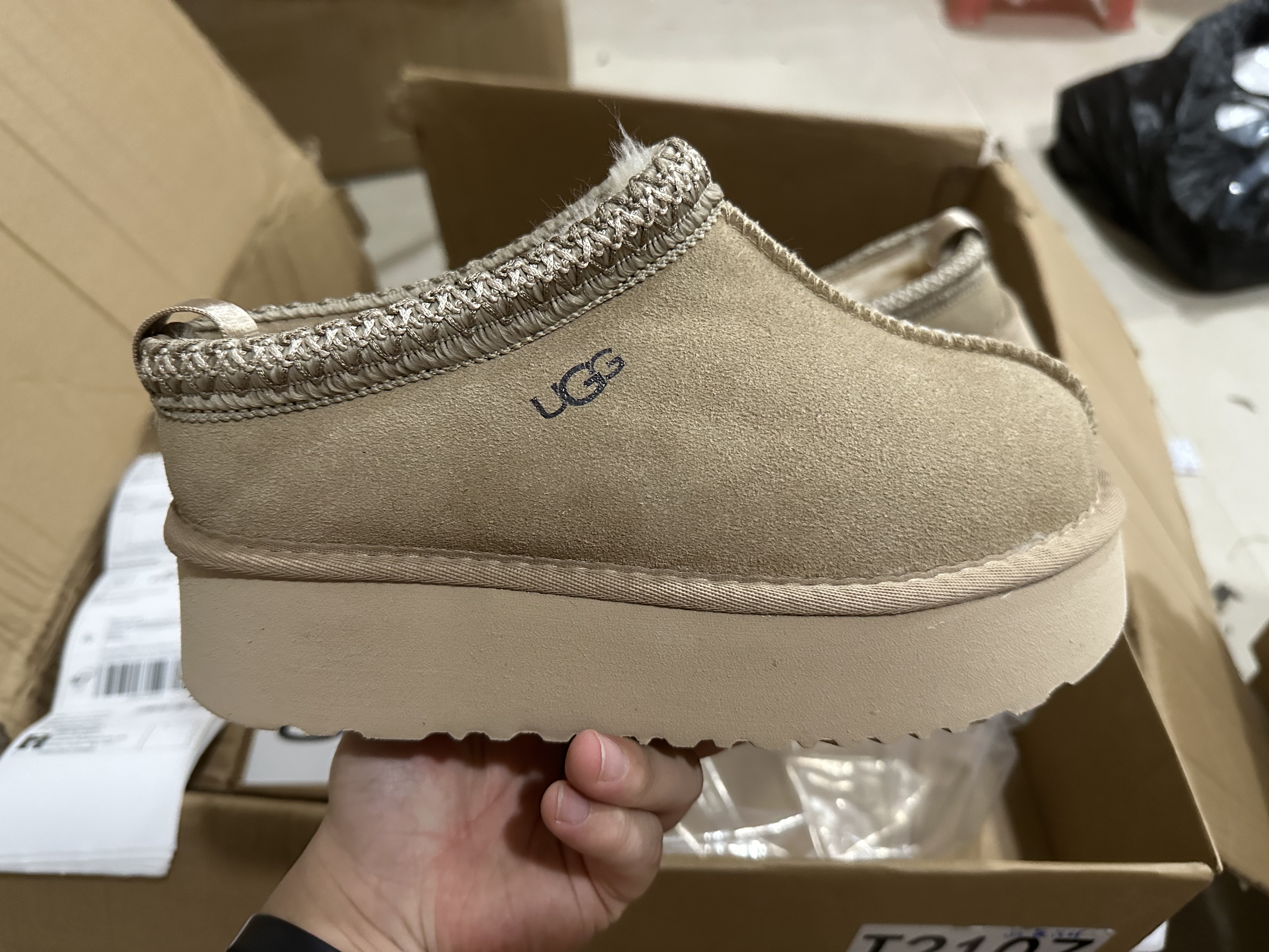 TL2107 UGG 46.99$ gallery