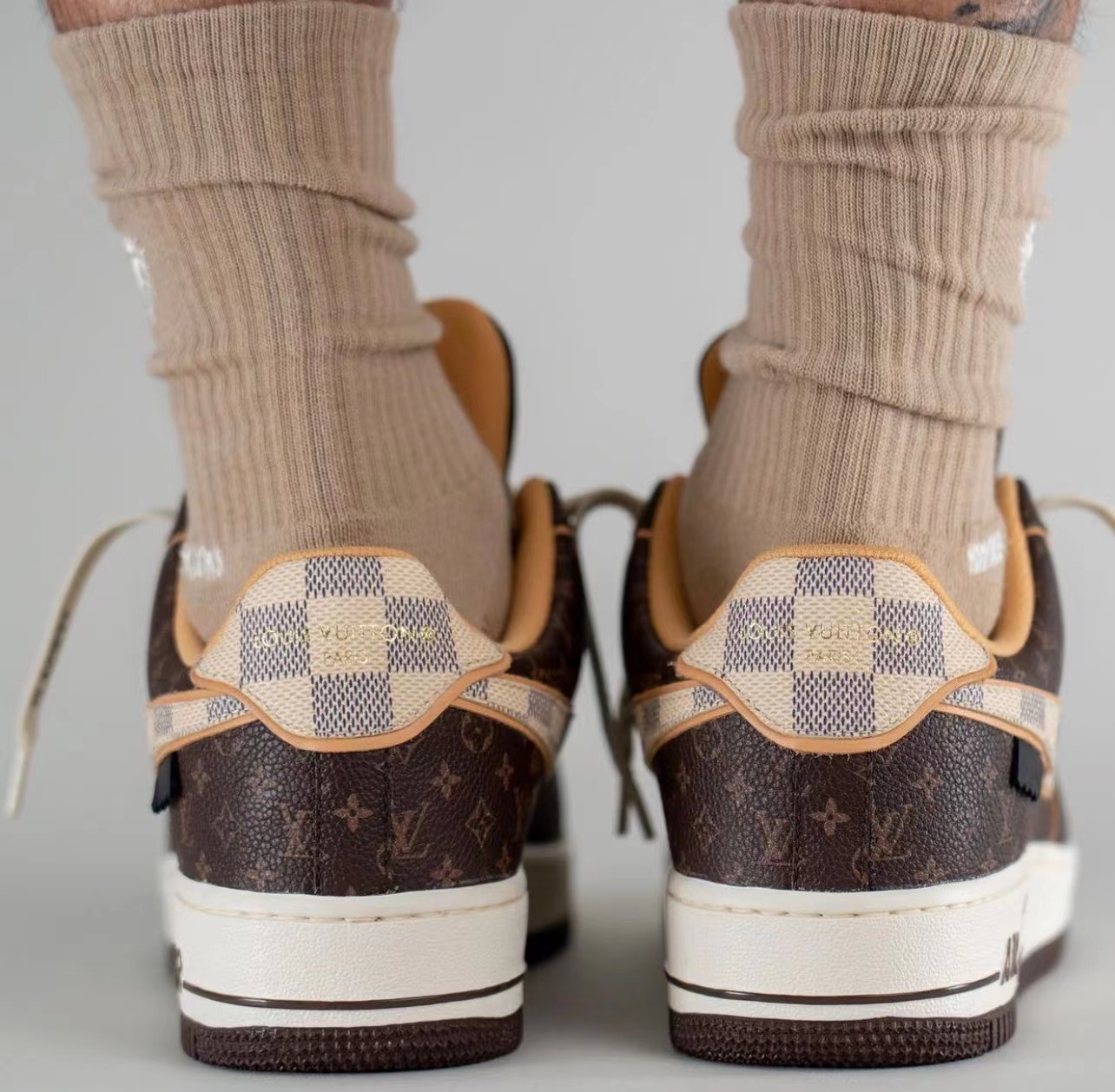 TL2562 NIKE&LV 55$ gallery