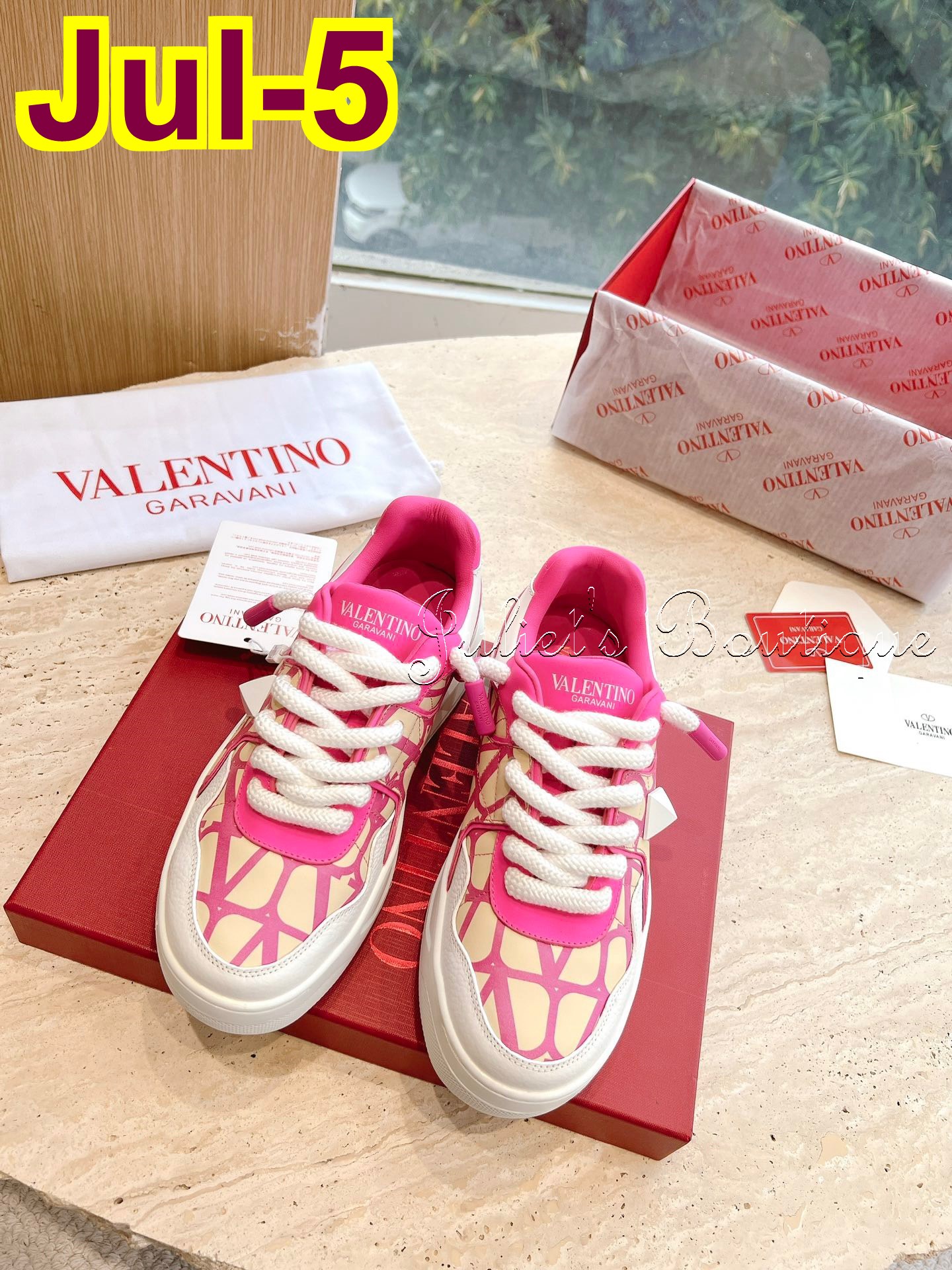 TL4406 VALENTINO $119.86 gallery