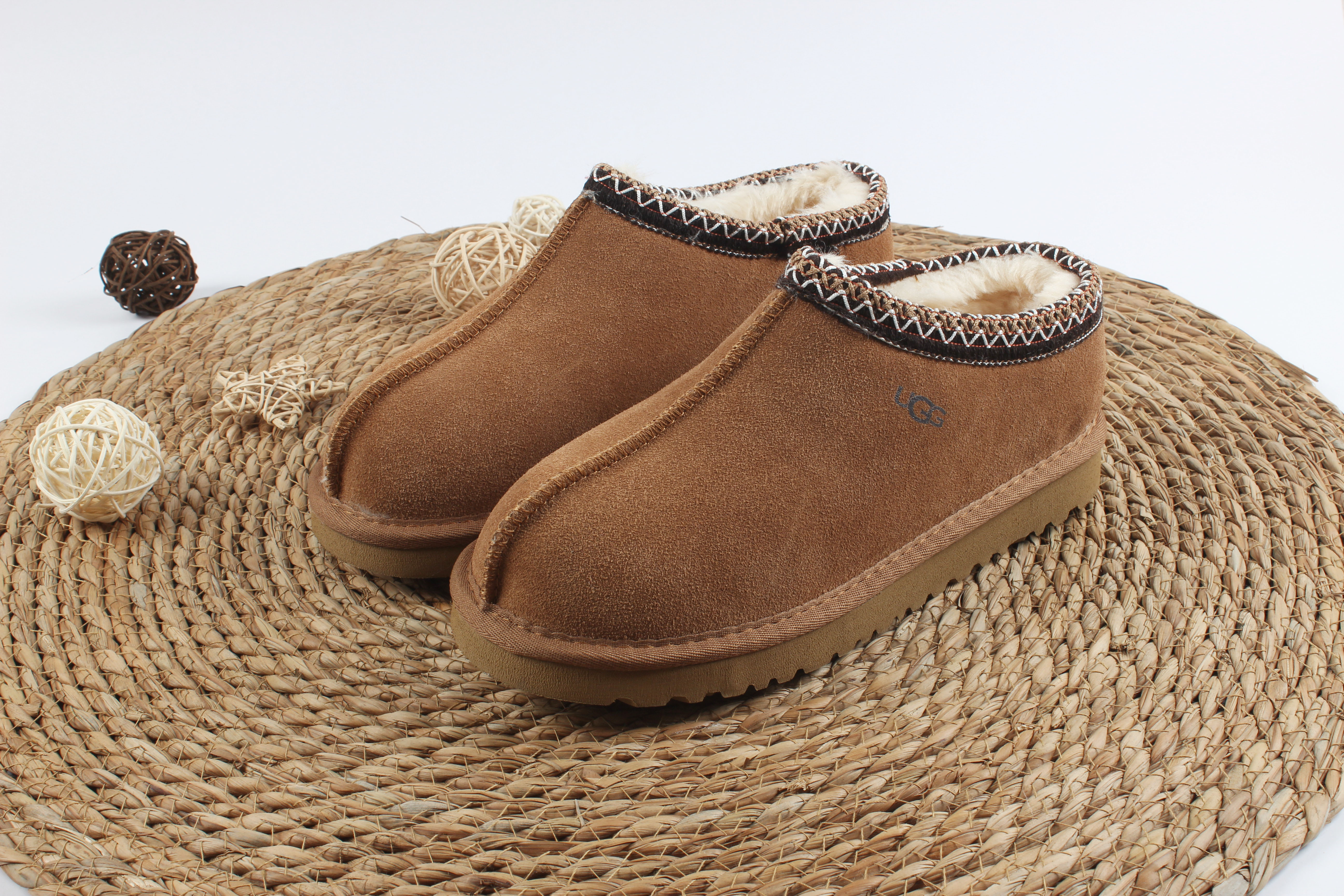 TL4724 UGG 45.99$ gallery