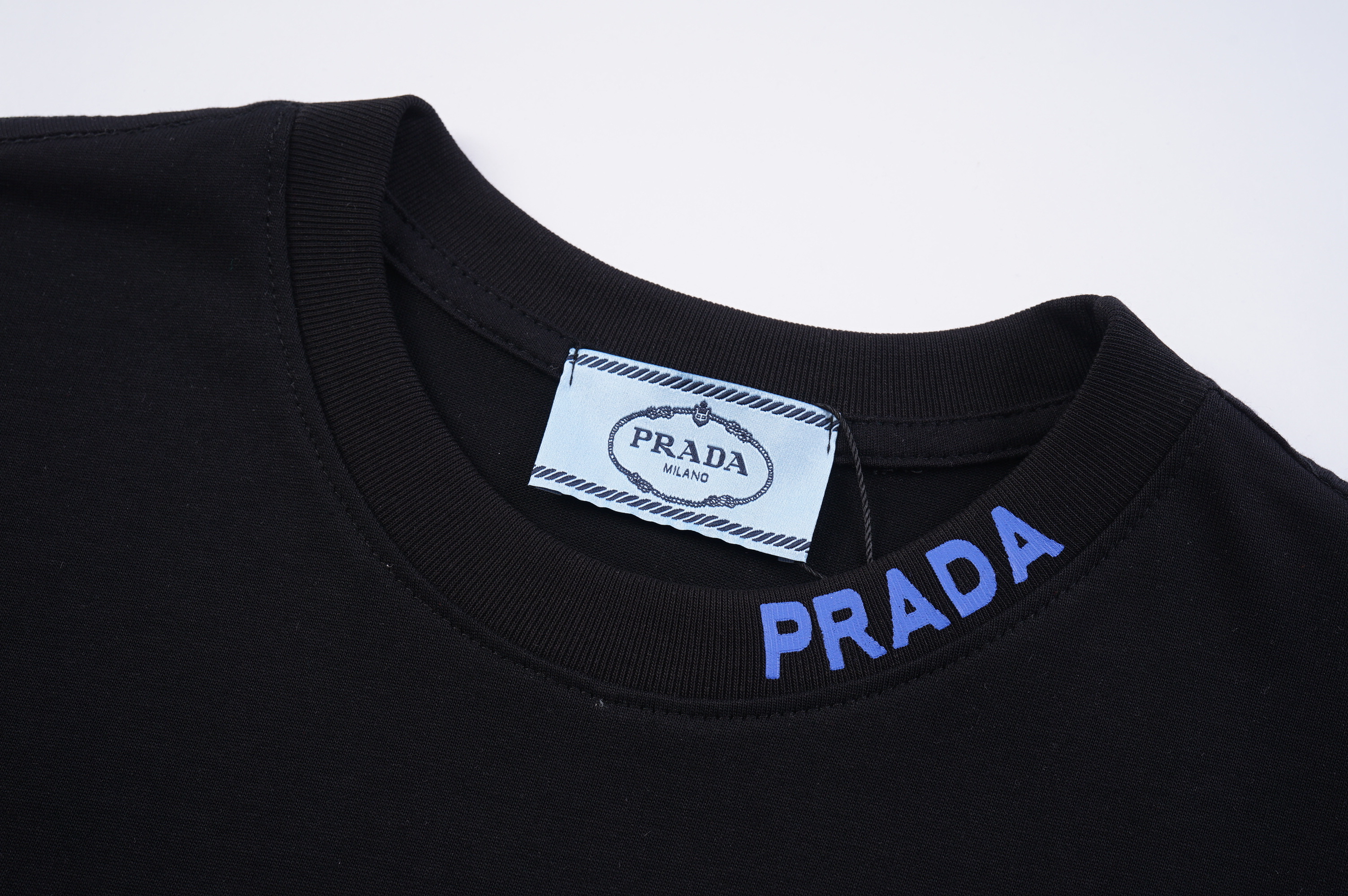 TL6331 PRADA 35$ gallery