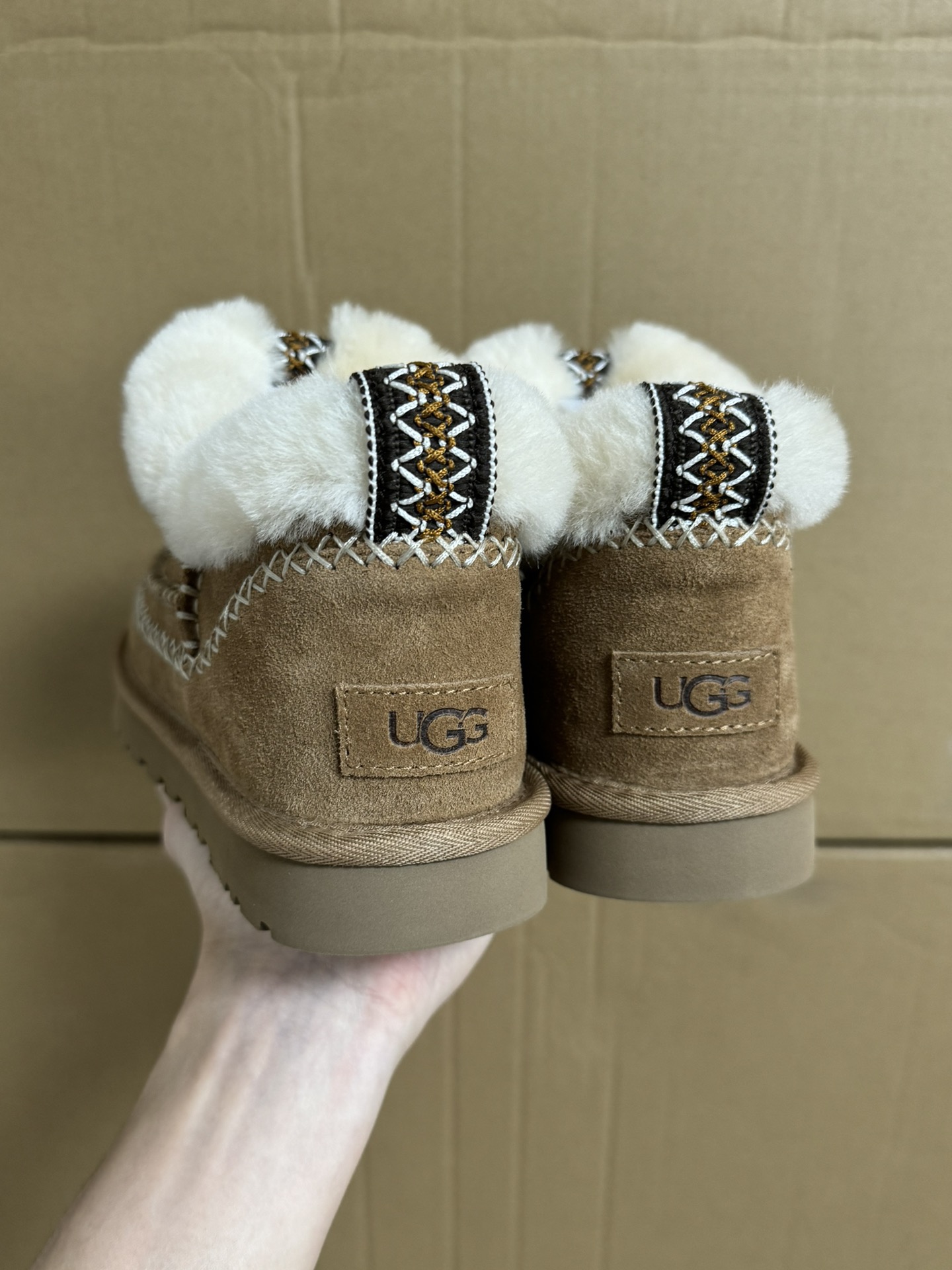 TL6909 UGG 88$ gallery