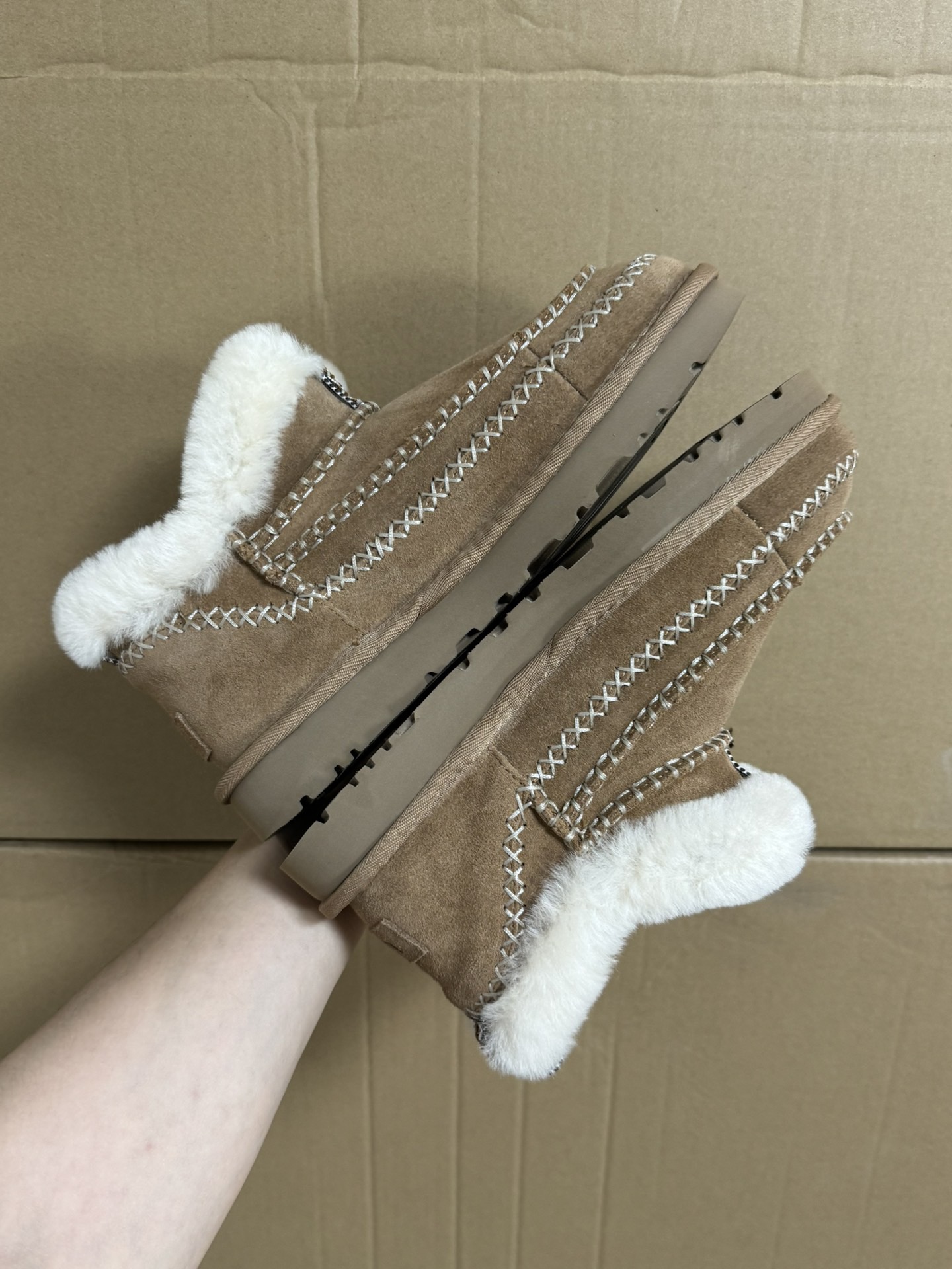 TL6909 UGG 88$ gallery