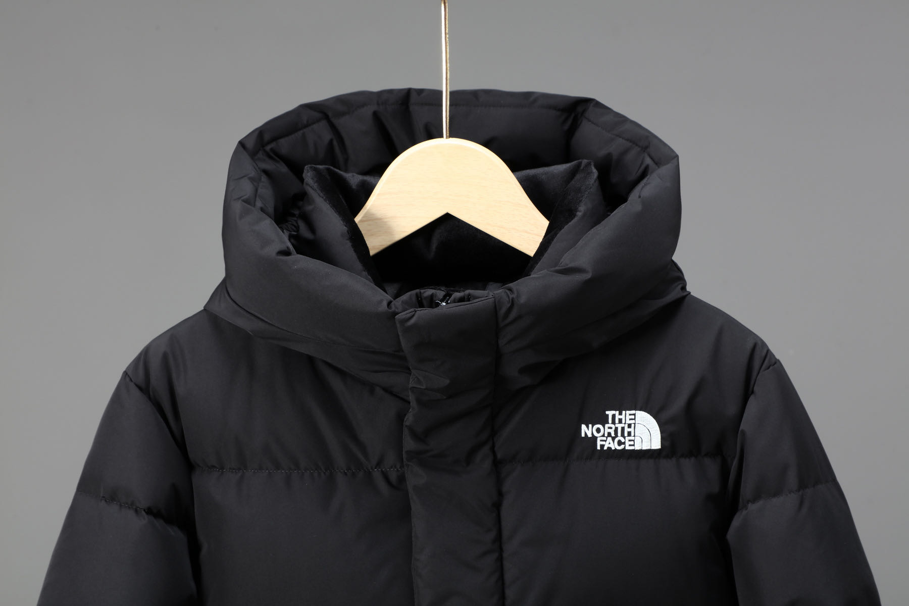 TNF 67.48$    CODE 420-7276-R gallery