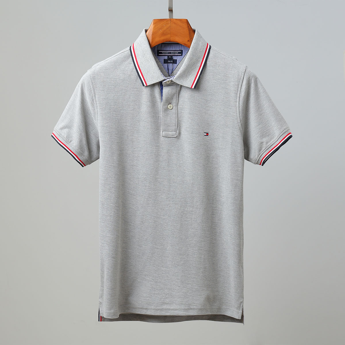 TOMMY 27.75$  CODE 268-6656-R gallery