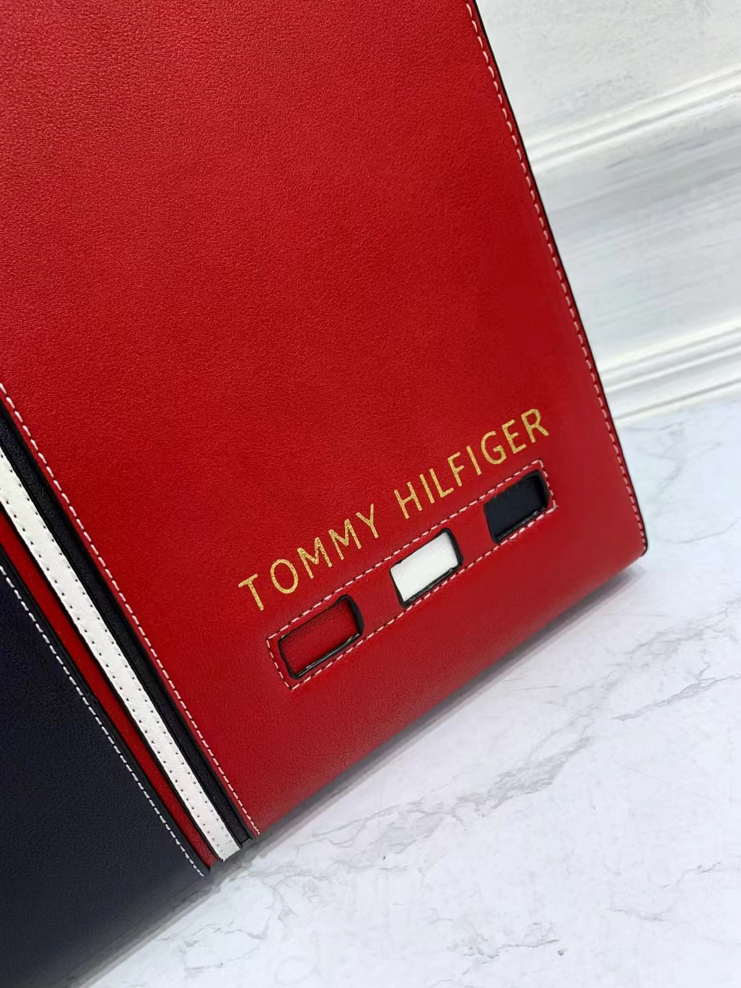 TOMMY 41.18$  CODE 404-7002-R gallery