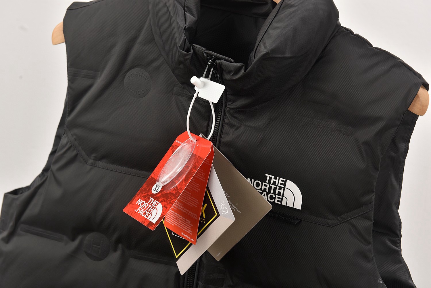 The north face Vest  XJ100-XJ102 gallery