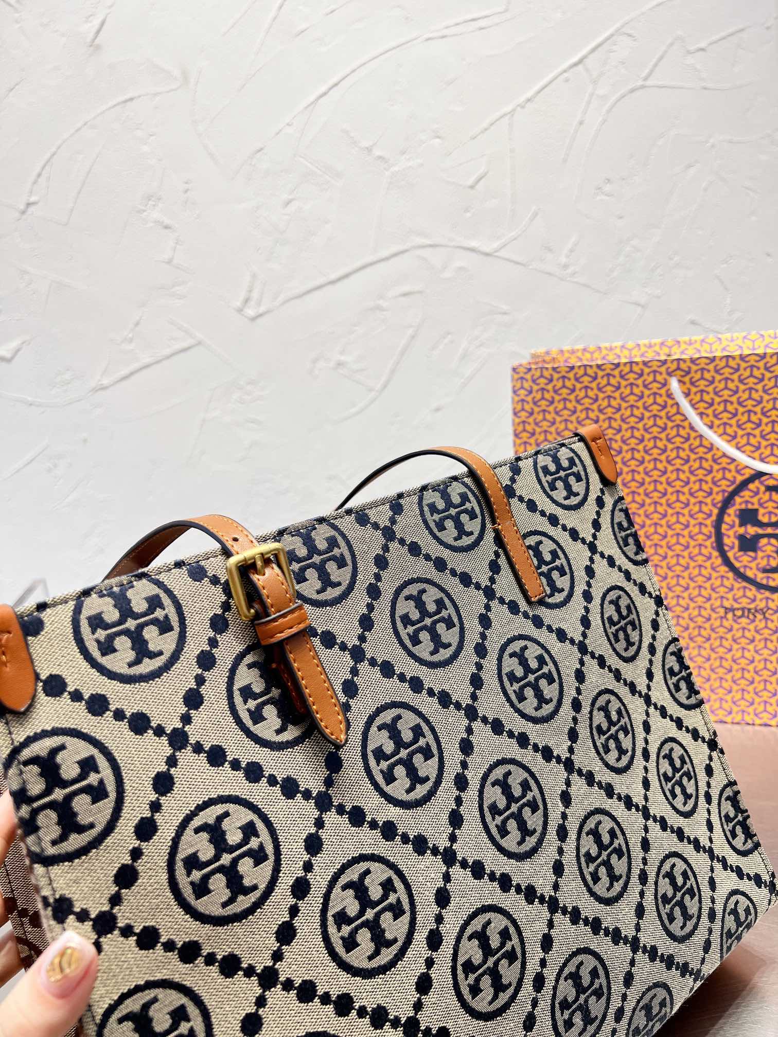 Tory Burch $75 gallery