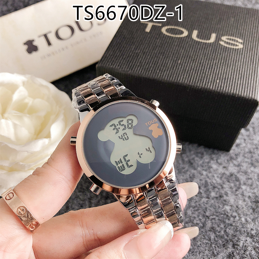 Tous $16 gallery