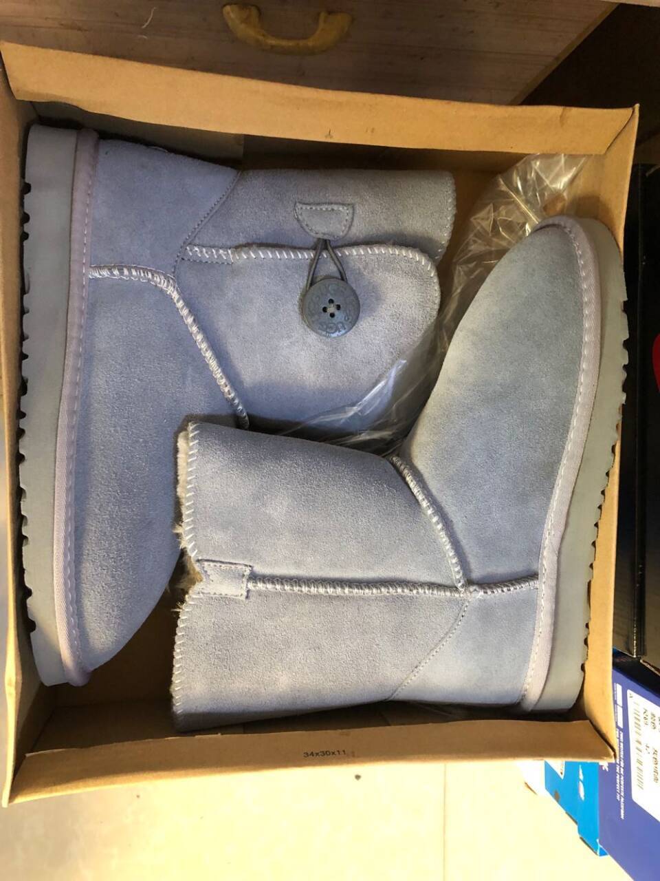 UBA  UGG  59.99usd gallery