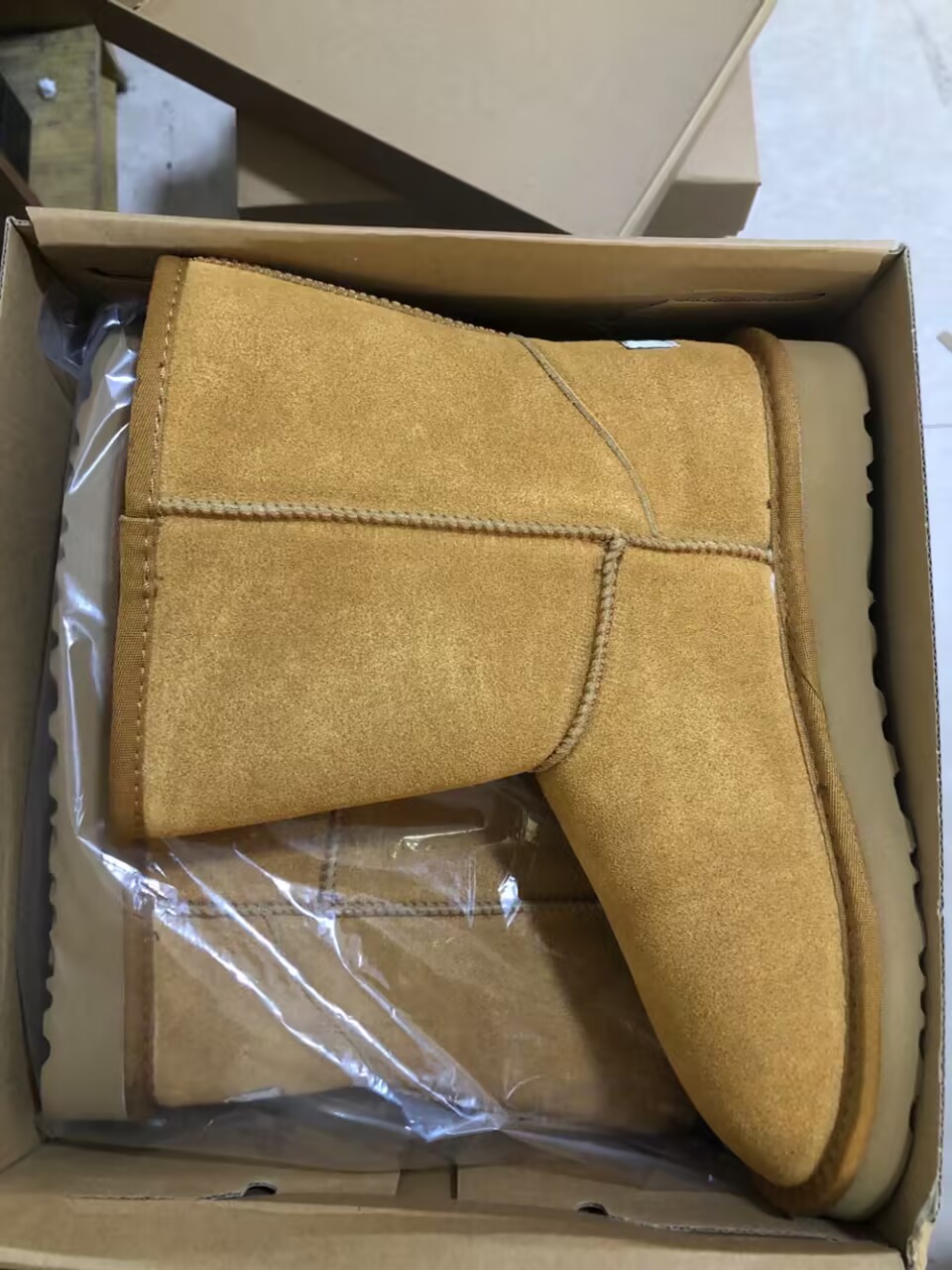 UBA  UGG  59.99usd gallery