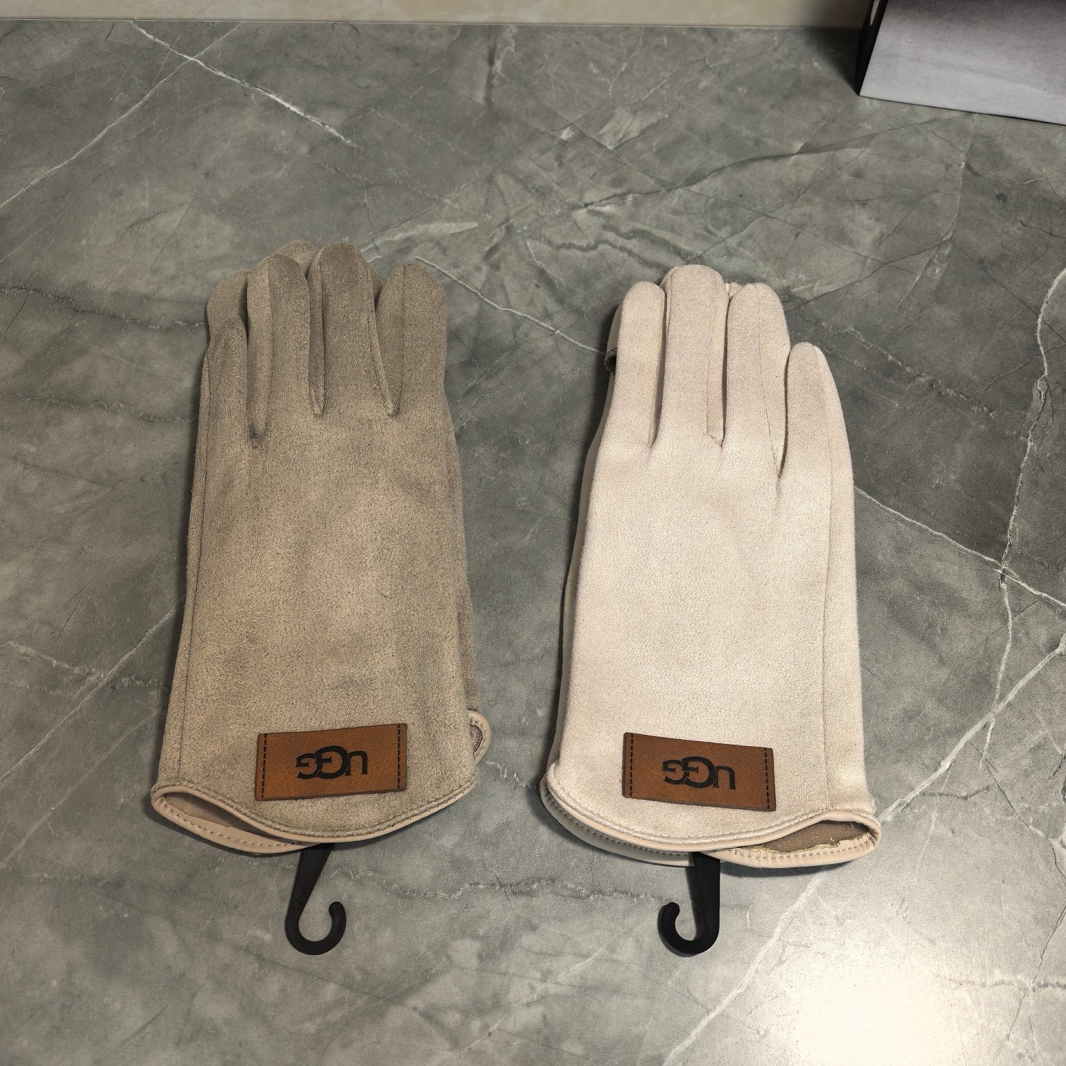 UF4090-UF4091，Ugg gloves 139.99 gallery