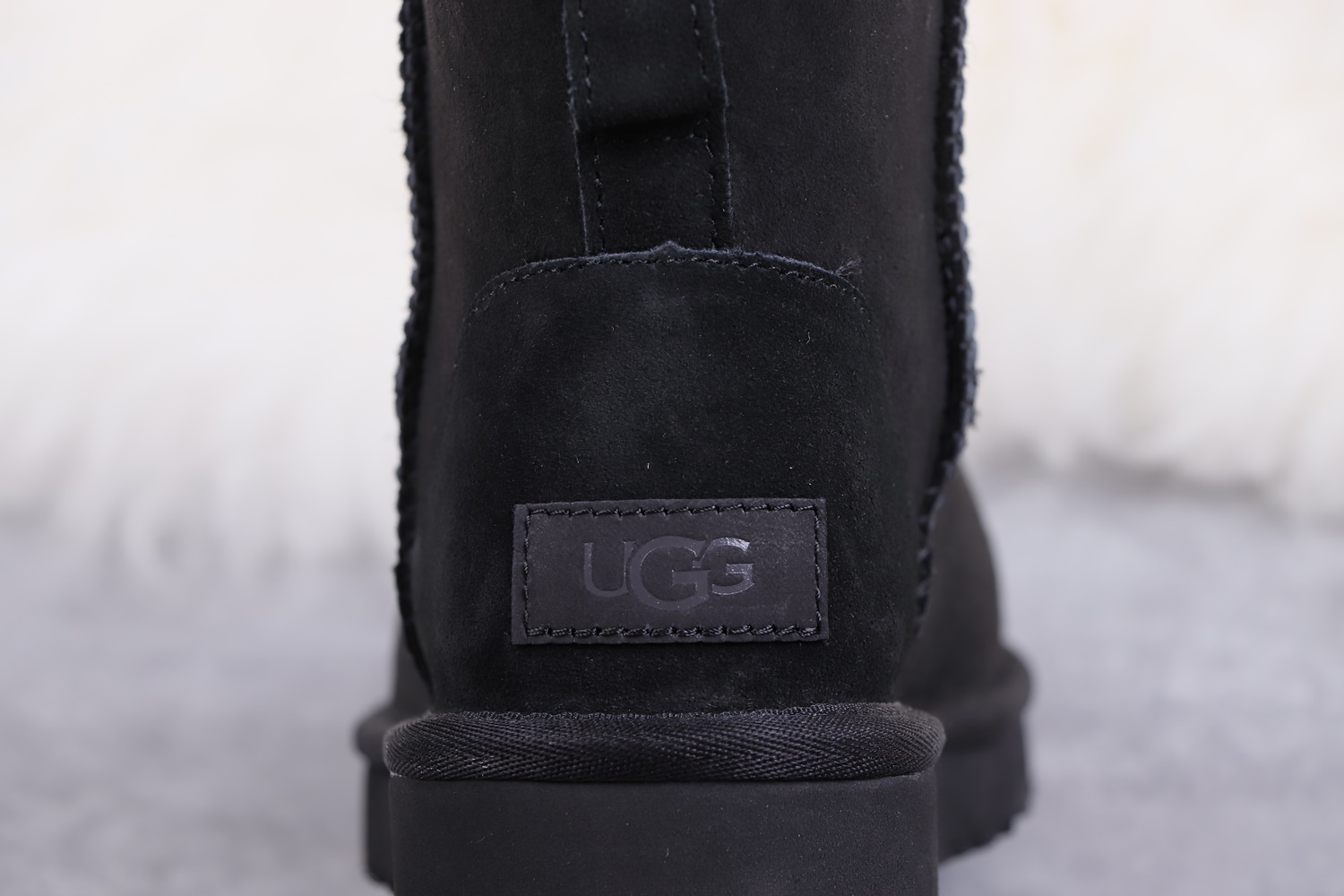 UGG 32.32$ 编号279-2436-R gallery