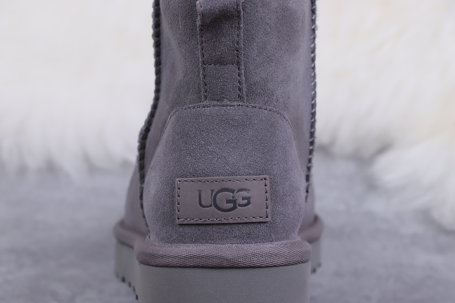 UGG 32.32$ CODE 279-2436-R gallery