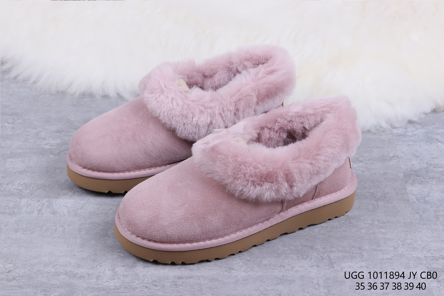 UGG 39.21 编号279-2423-R gallery