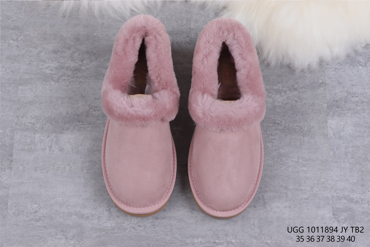 UGG 39.21 编号279-2423-R gallery