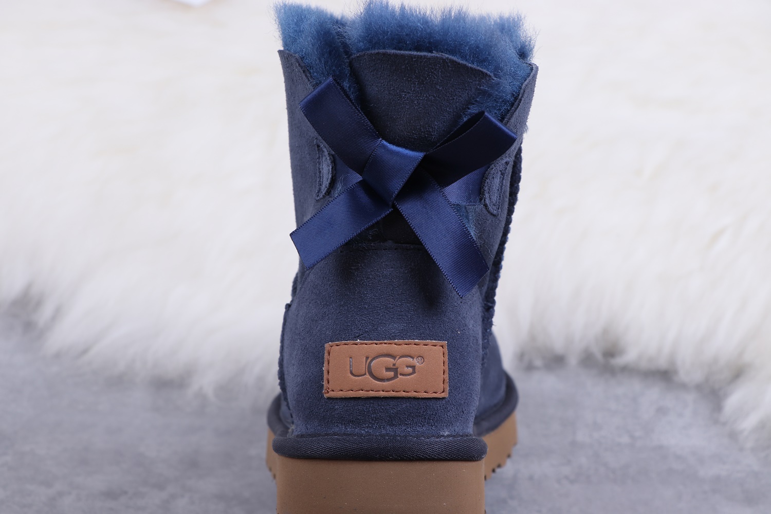 UGG 39.31$ 编号279-2440-R gallery