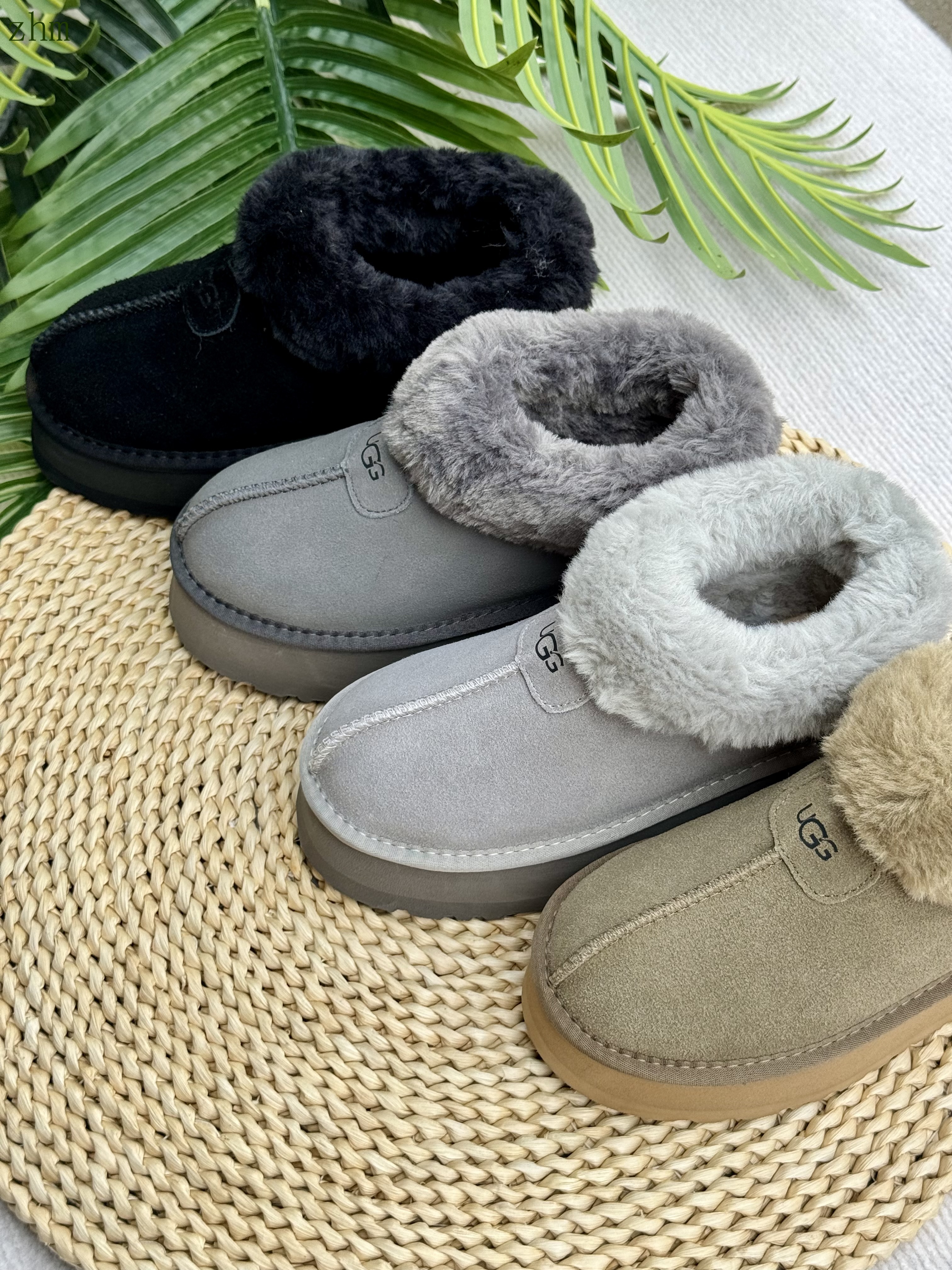 UGG 43.22$  code 279-6790-R gallery