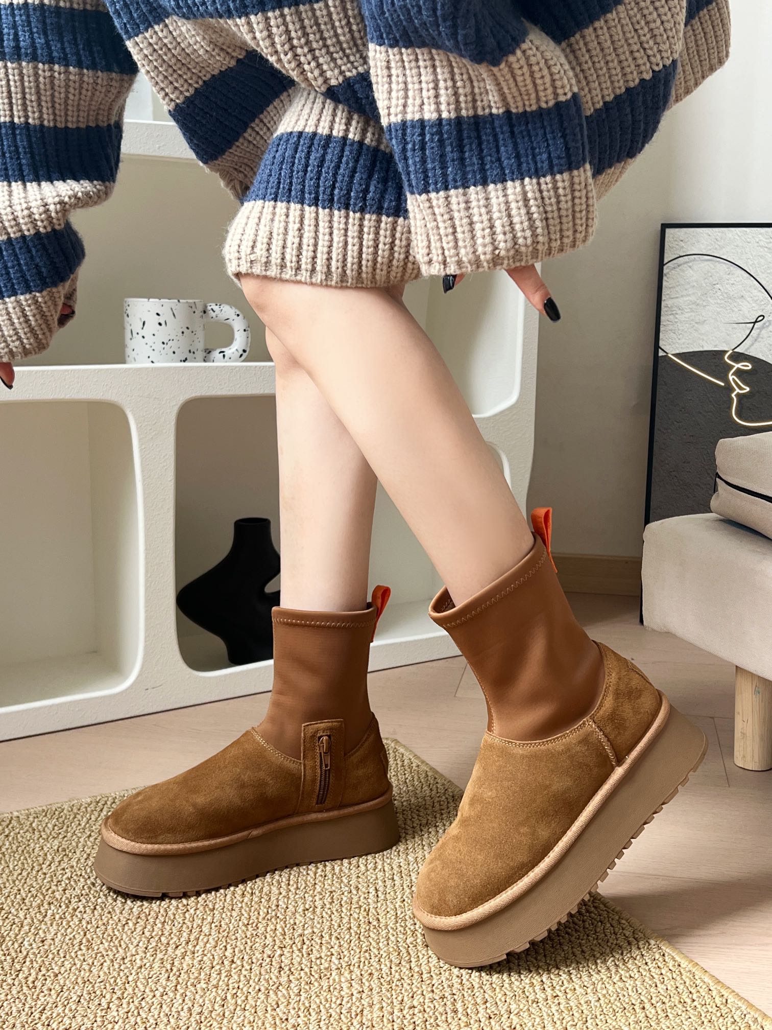 UGG 45.77$  code 518-6802-R gallery