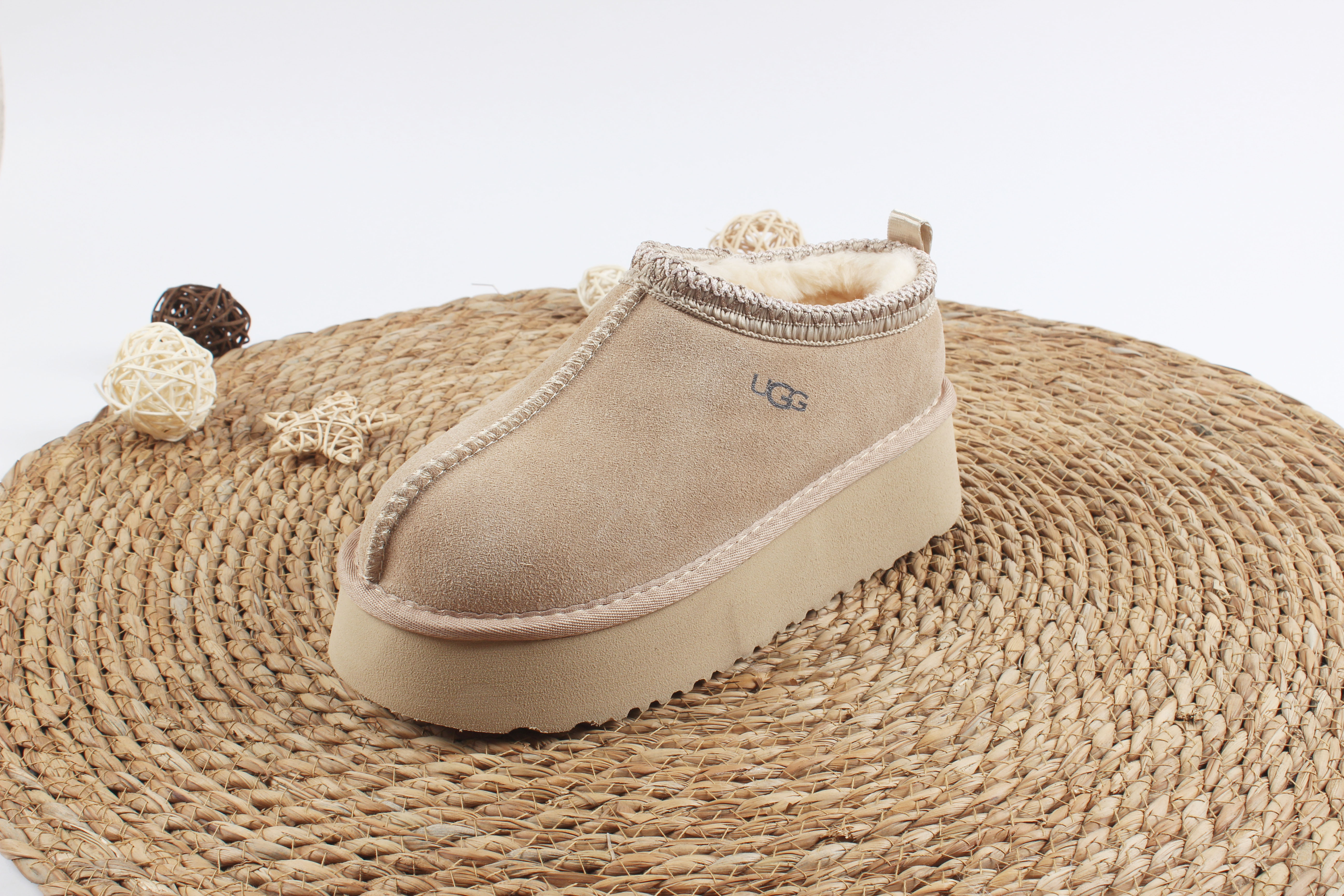 UGG 49.99$    10369-T gallery