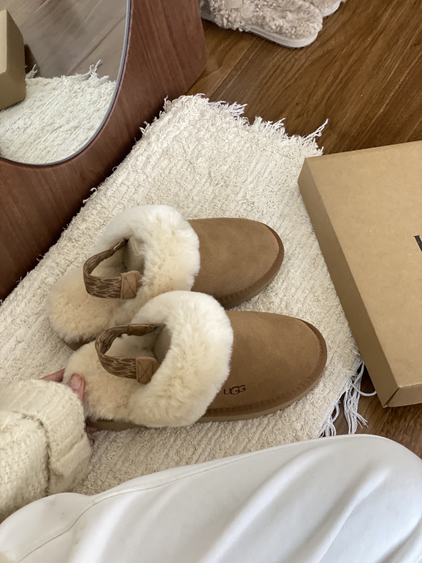 UGG 49.99$  code 356-6804-R gallery