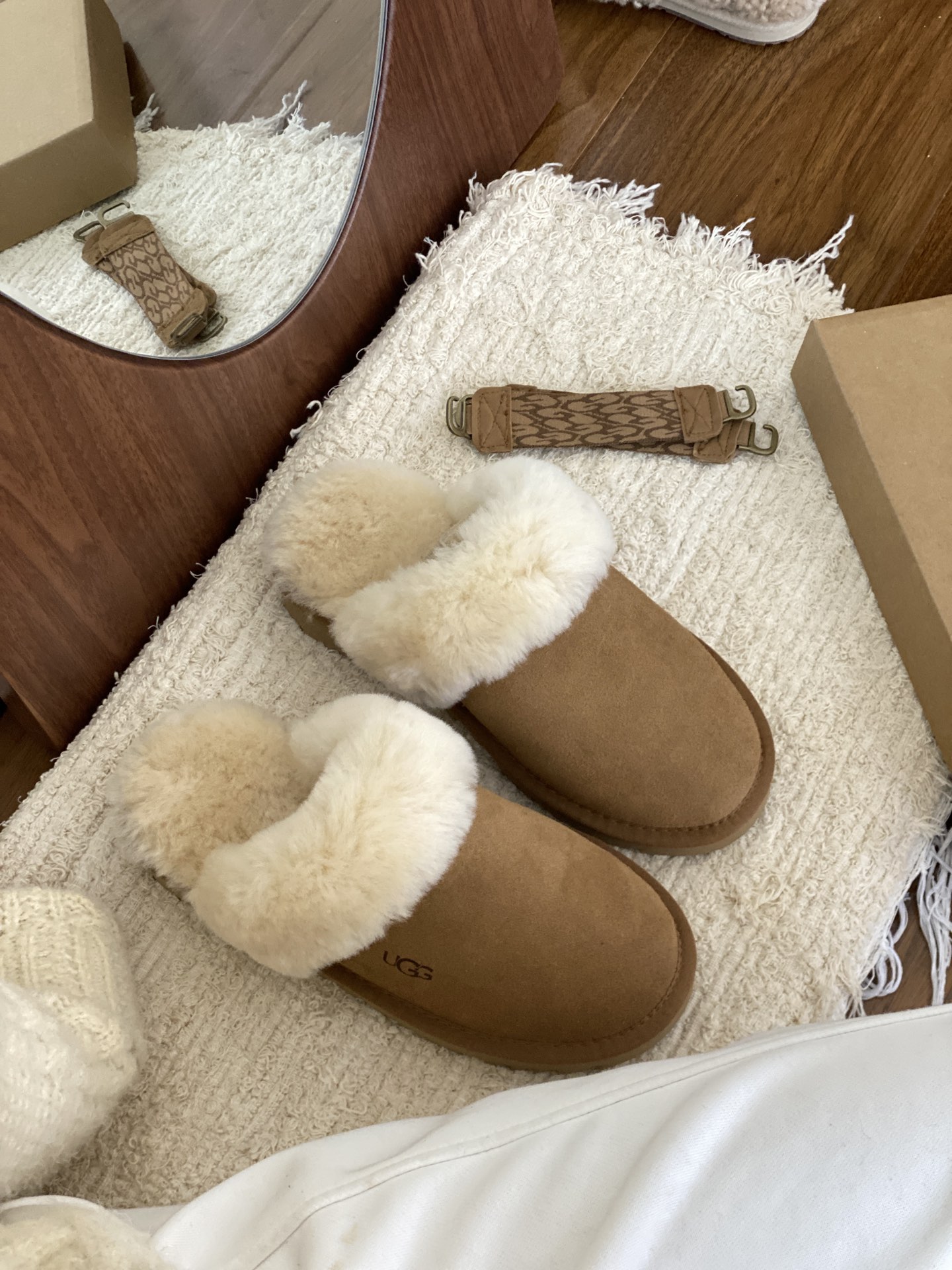 UGG 49.99$  code 356-6804-R gallery