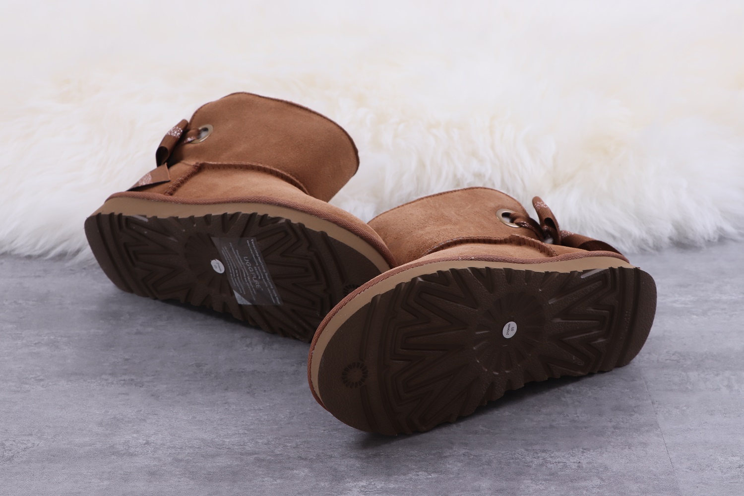 UGG 52.28$ 编号279-2434-R gallery