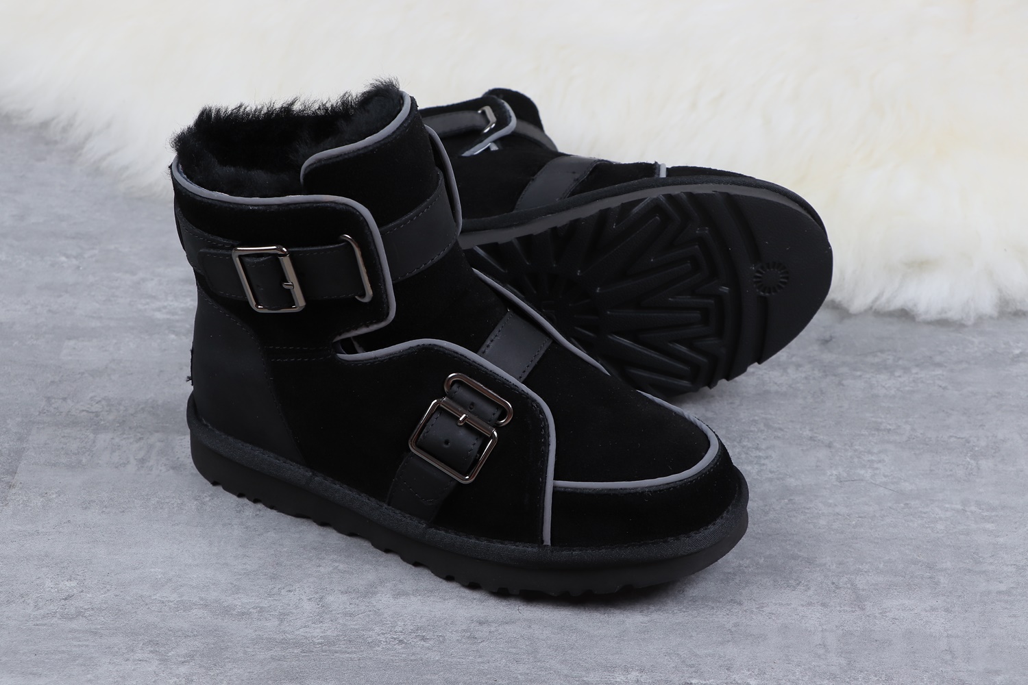 UGG 52.77$ 编号279-2425-R gallery