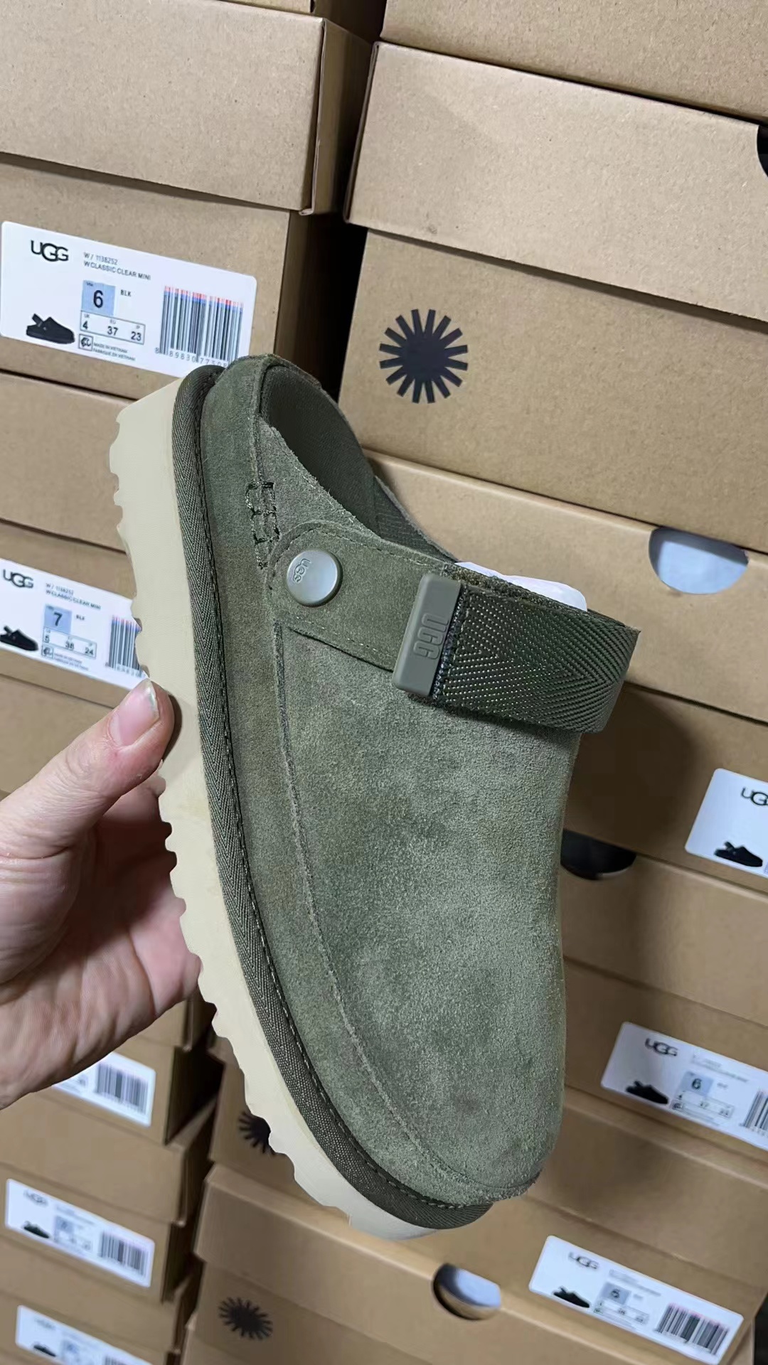 UGG 61.58$     CODE 525-6995-R gallery