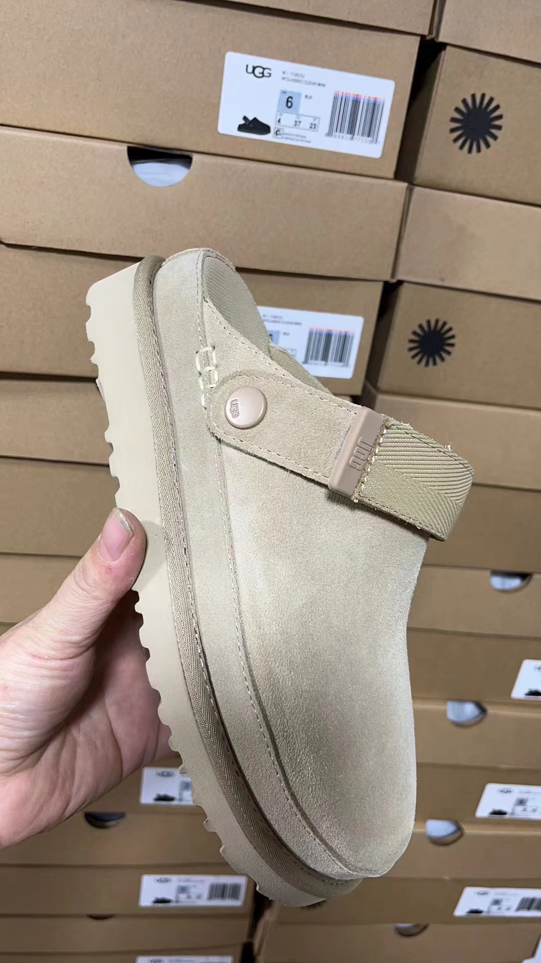 UGG 61.58$     CODE 525-6995-R gallery