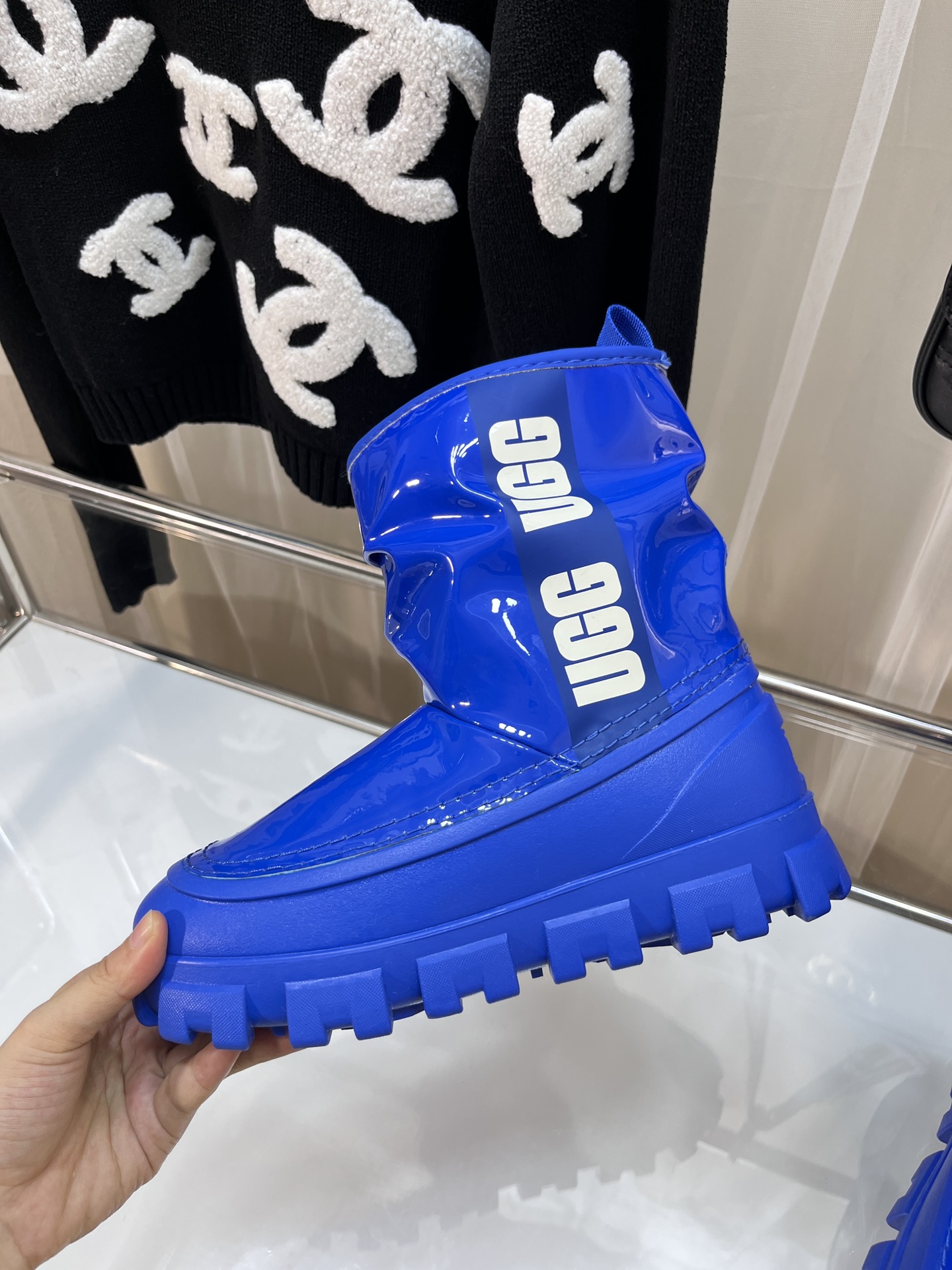 UGG 69.99$  code  506-9594-T gallery