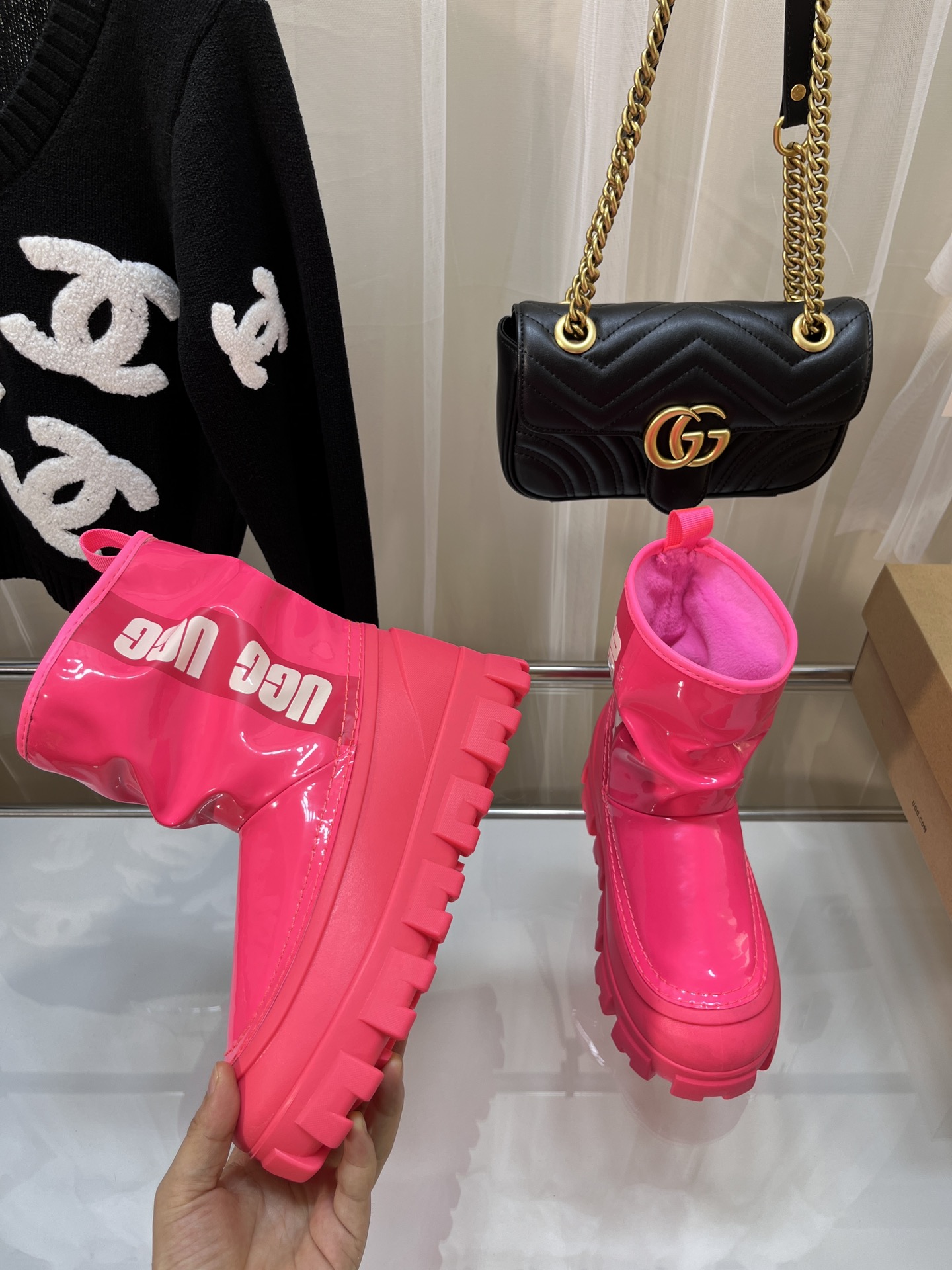 UGG 69.99$  code  506-9594-T gallery