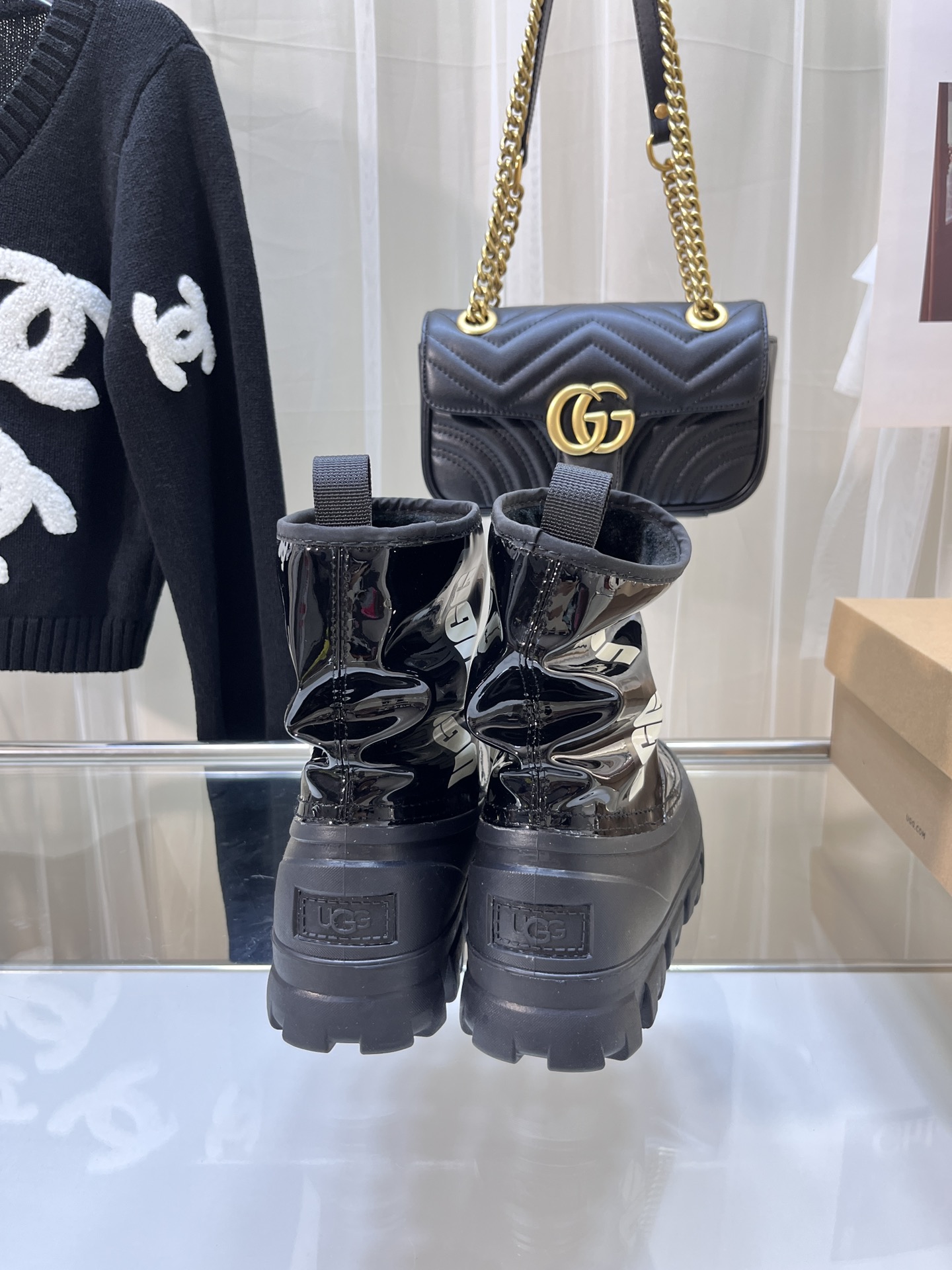 UGG 69.99$  code  506-9594-T gallery