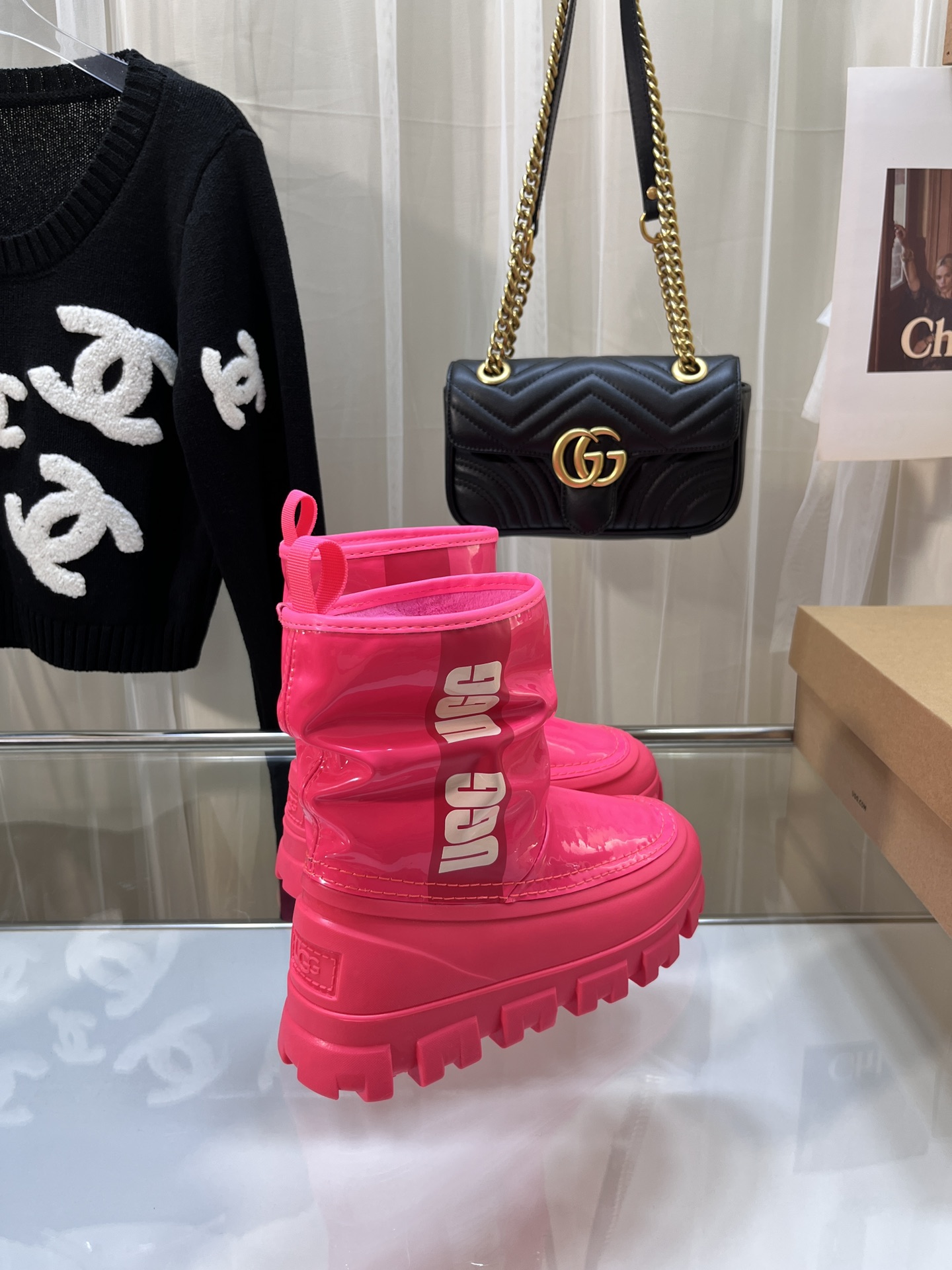 UGG 69.99$  code  506-9594-T gallery