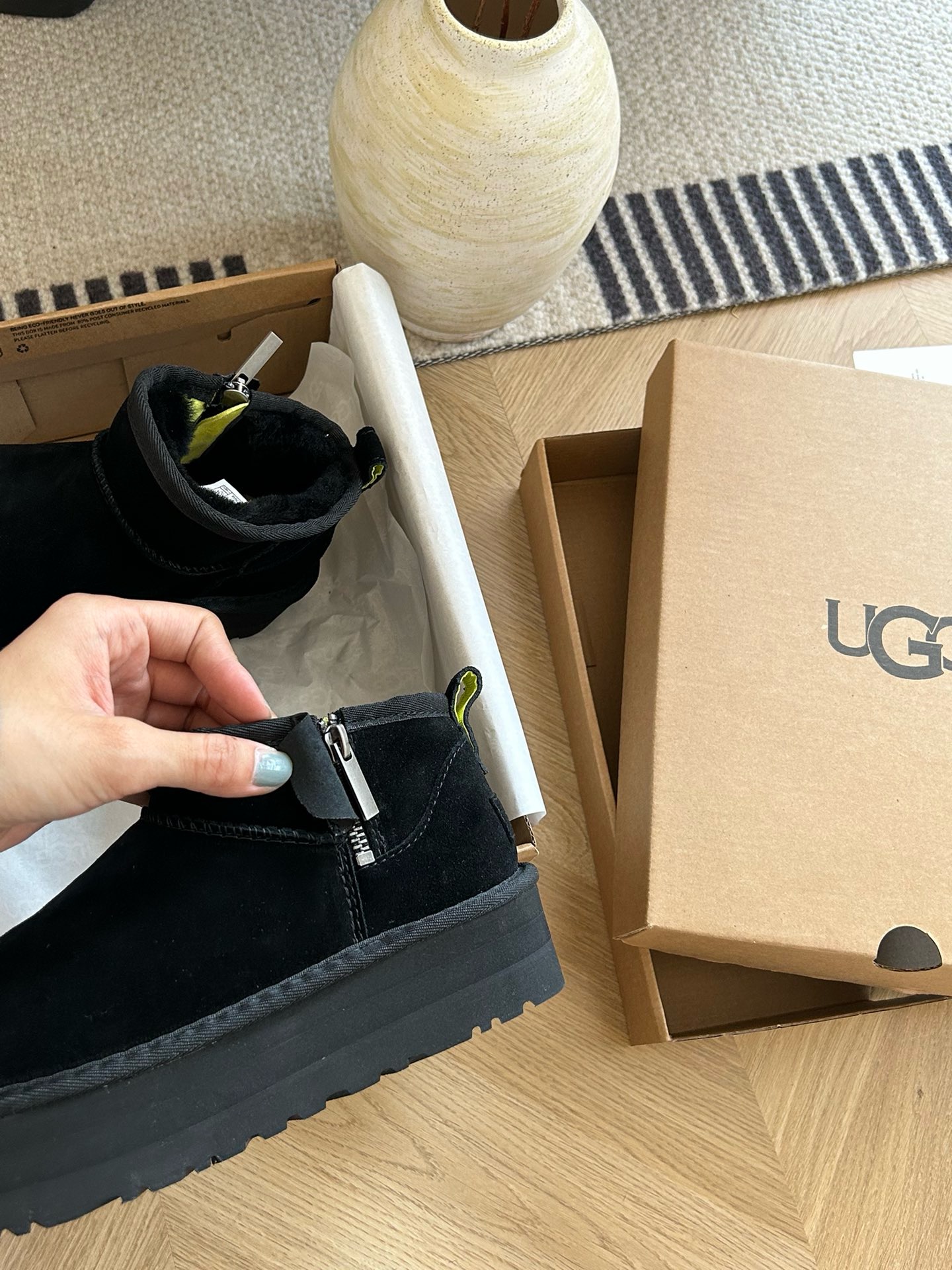 UGG 78$   279- 10358-T gallery