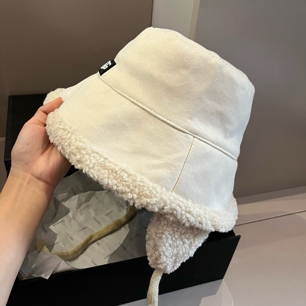 UGG $33 gallery