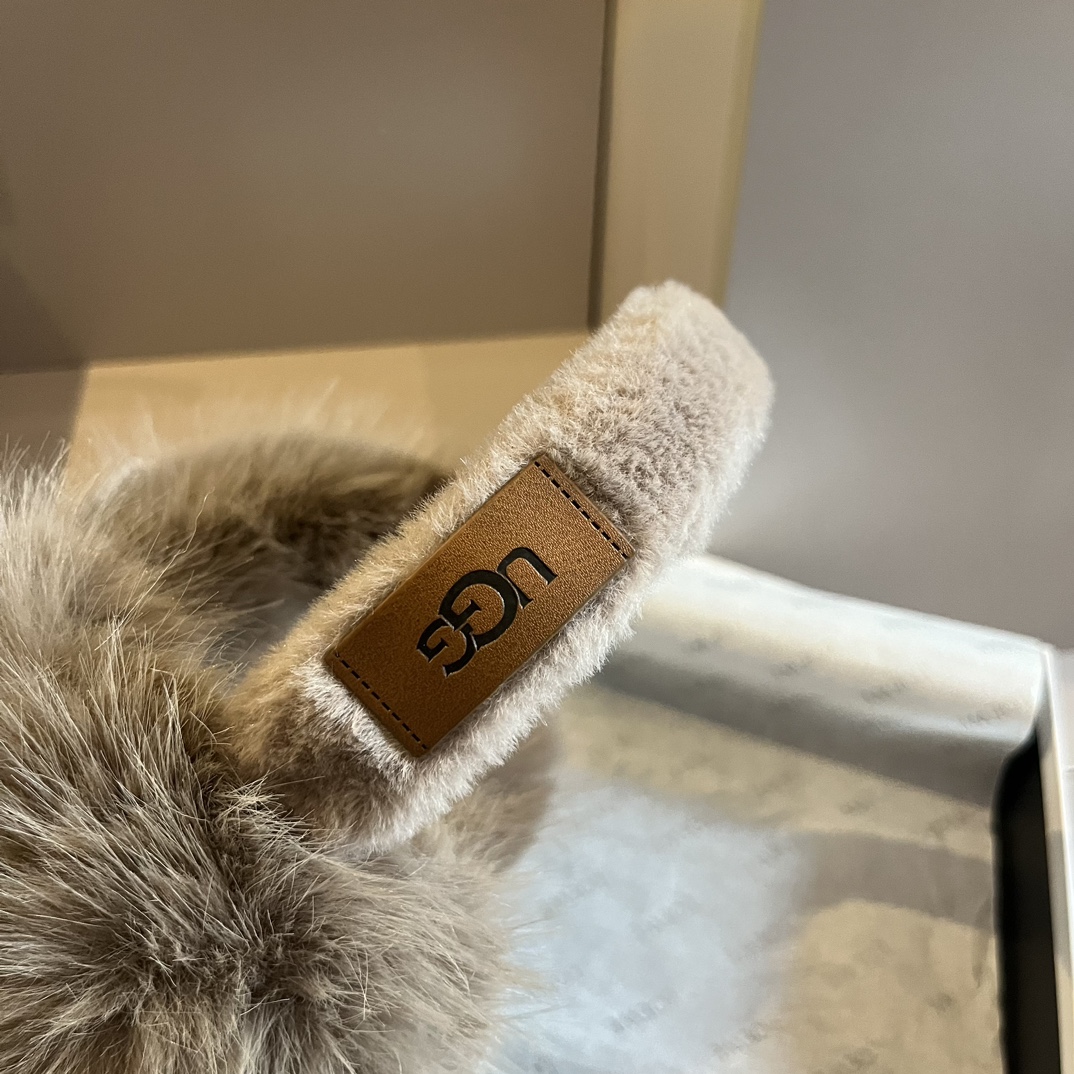 UGG $35 gallery