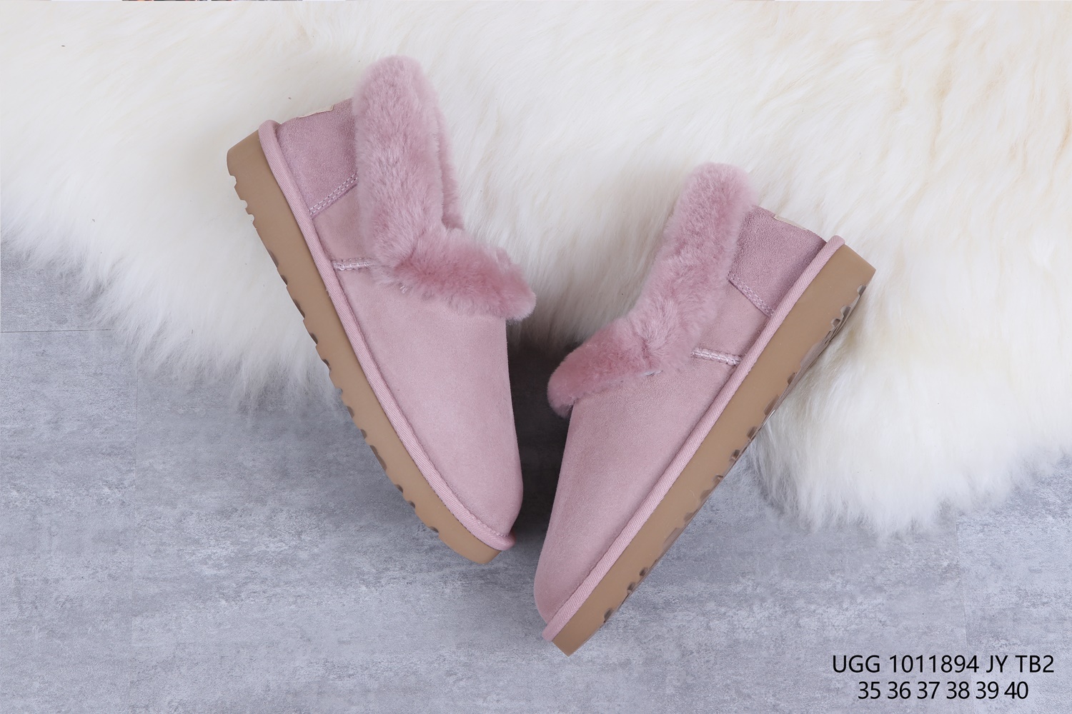 UGG  39.21  CODE 279-2423-R gallery