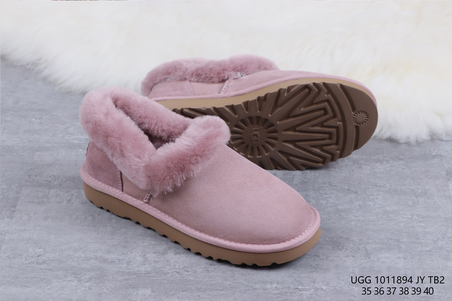 UGG  39.21  CODE 279-2423-R gallery