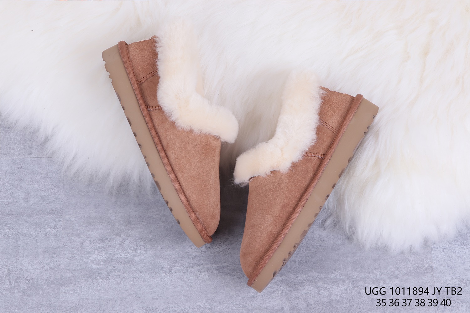 UGG  39.21  CODE 279-2423-R gallery