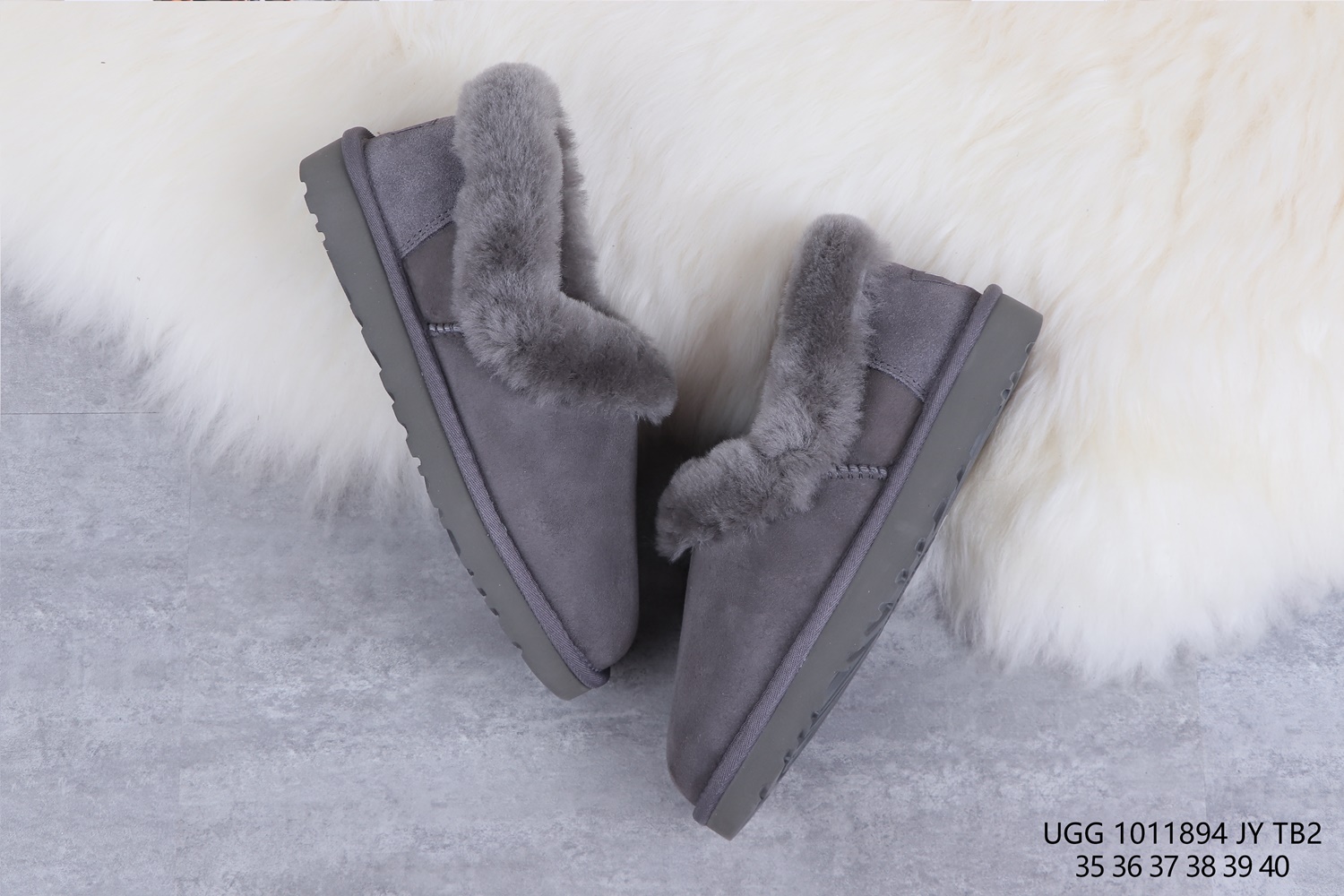 UGG  39.21  CODE 279-2423-R gallery