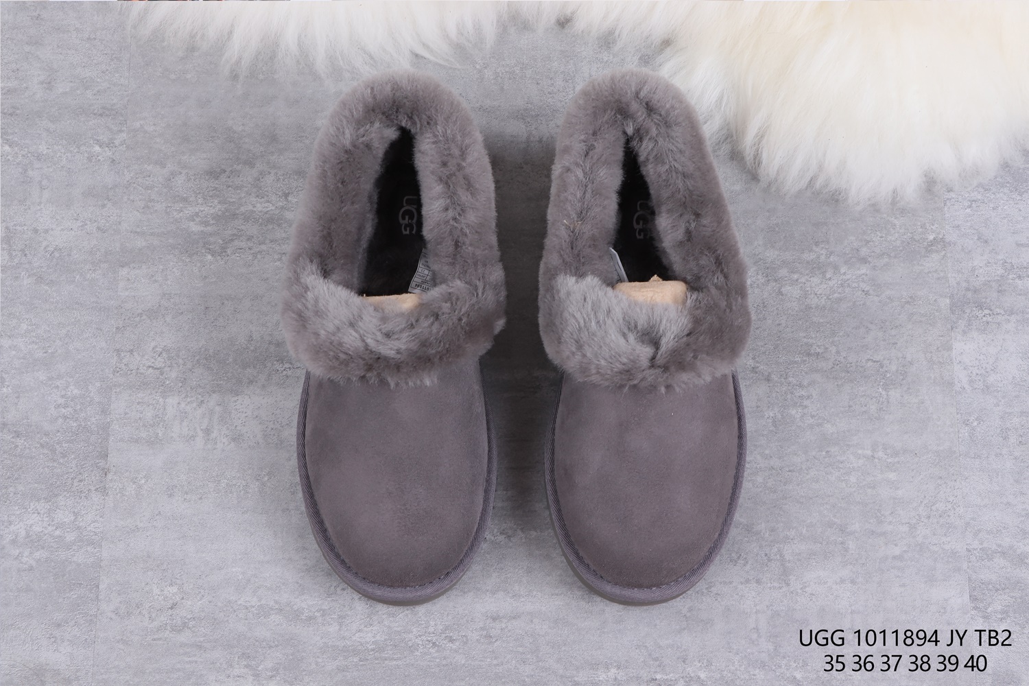 UGG  39.21  CODE 279-2423-R gallery