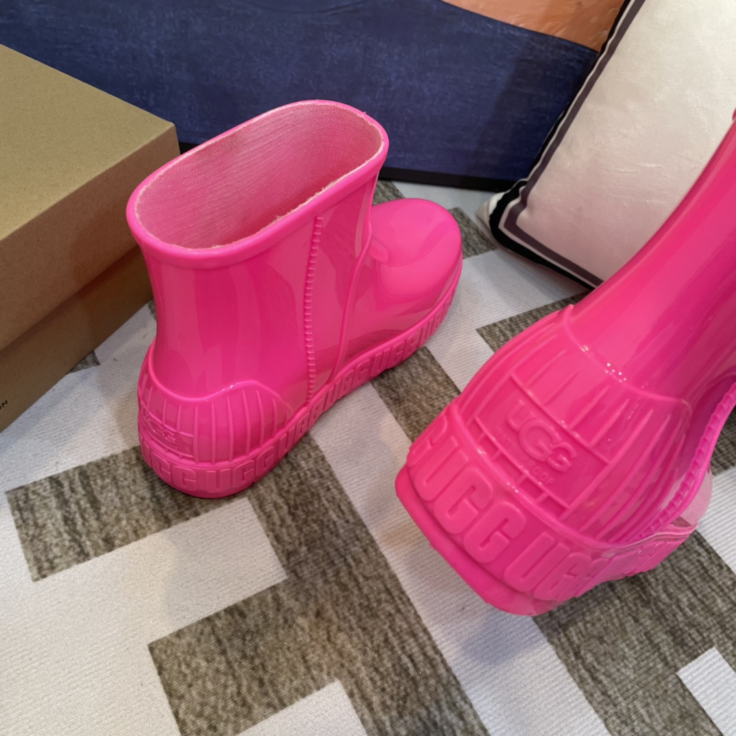 UGG rain boots  $56     10041-T gallery