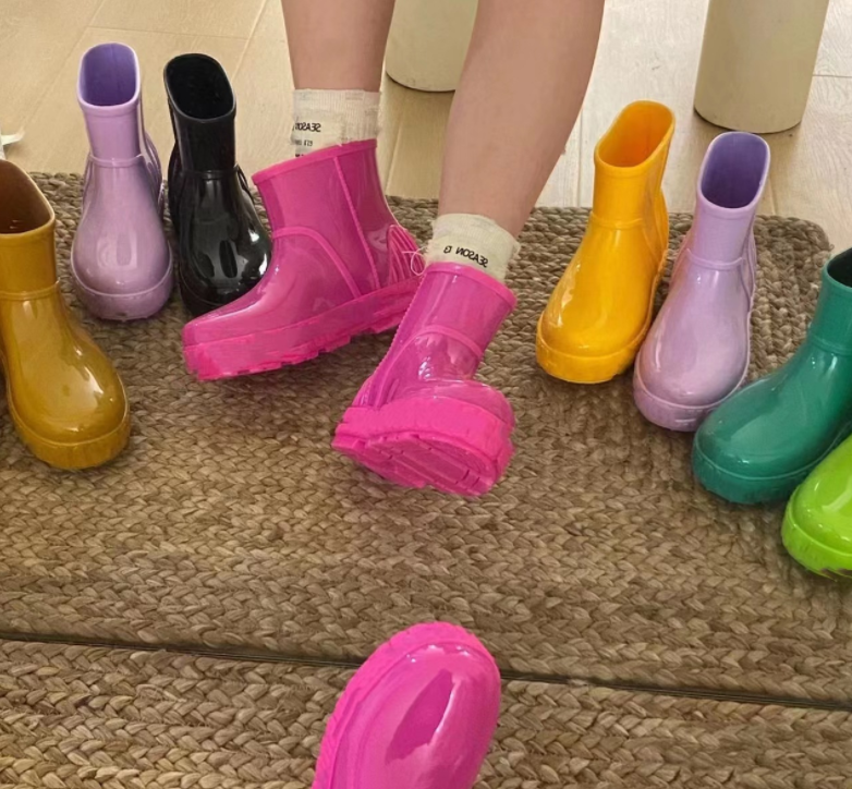 UGG rain boots  $56     10041-T gallery