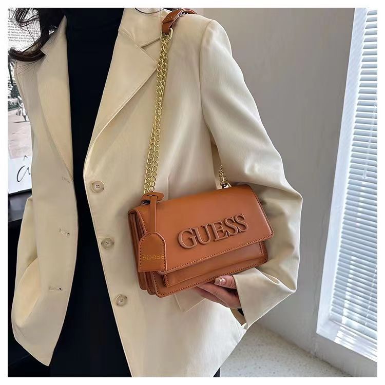 V1903-189.8💴25.99$ GUESS gallery