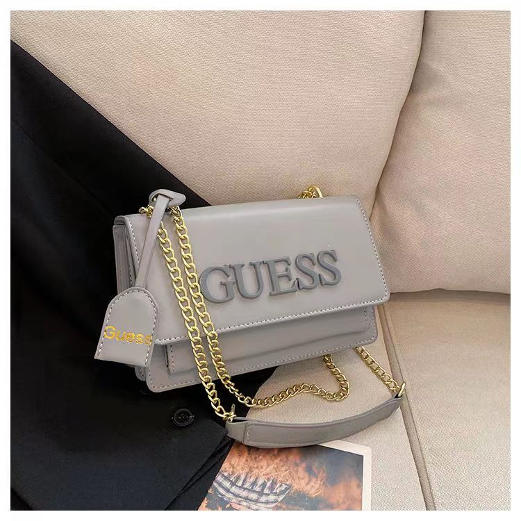 V1903-189.8💴25.99$ GUESS gallery