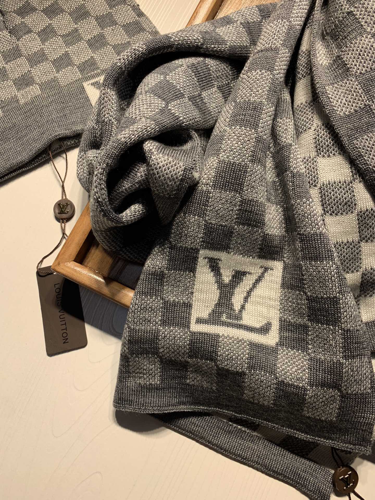 V2009-211💴29.99$LV gallery